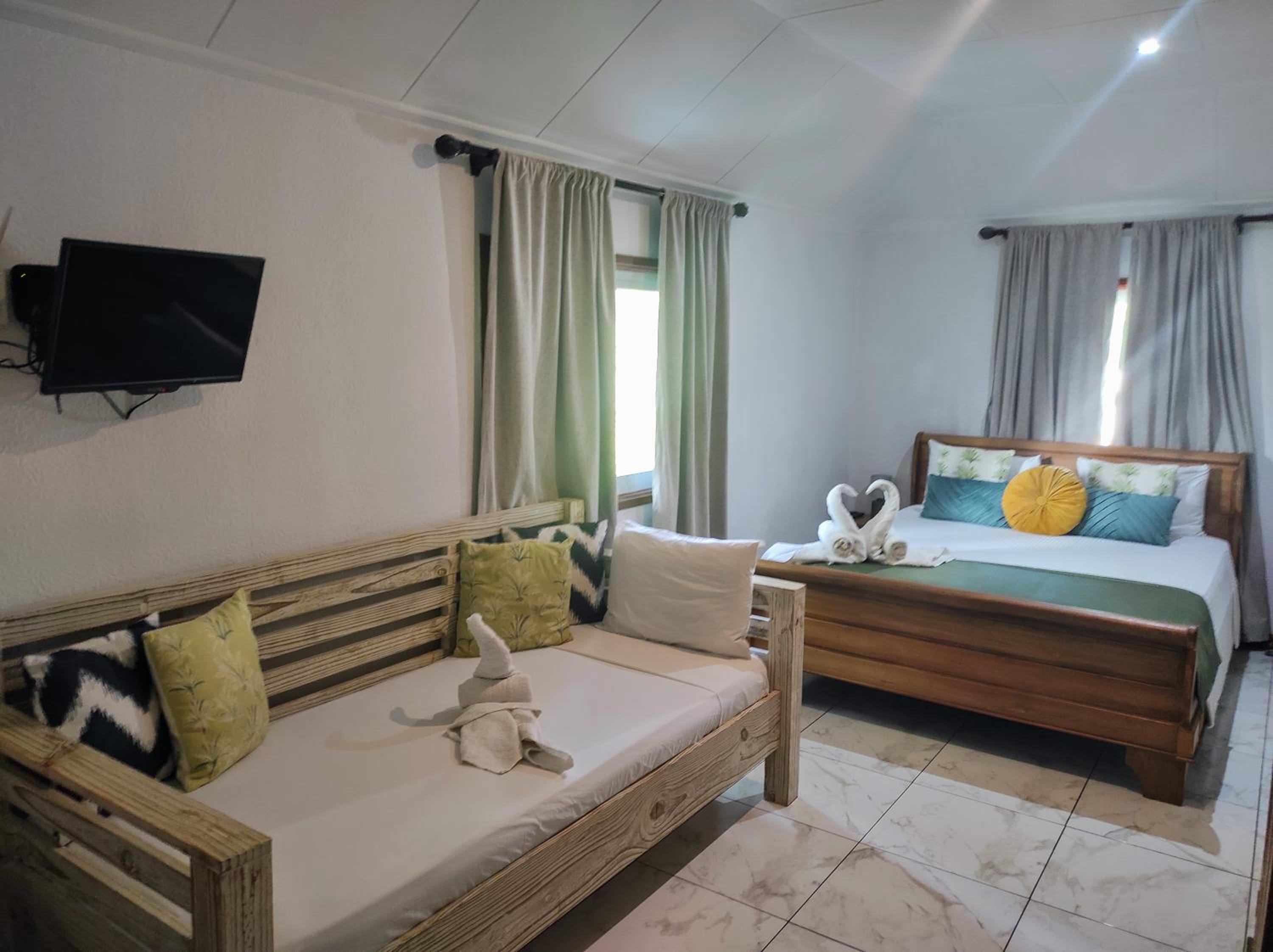 Triple Room with Private Bathroom