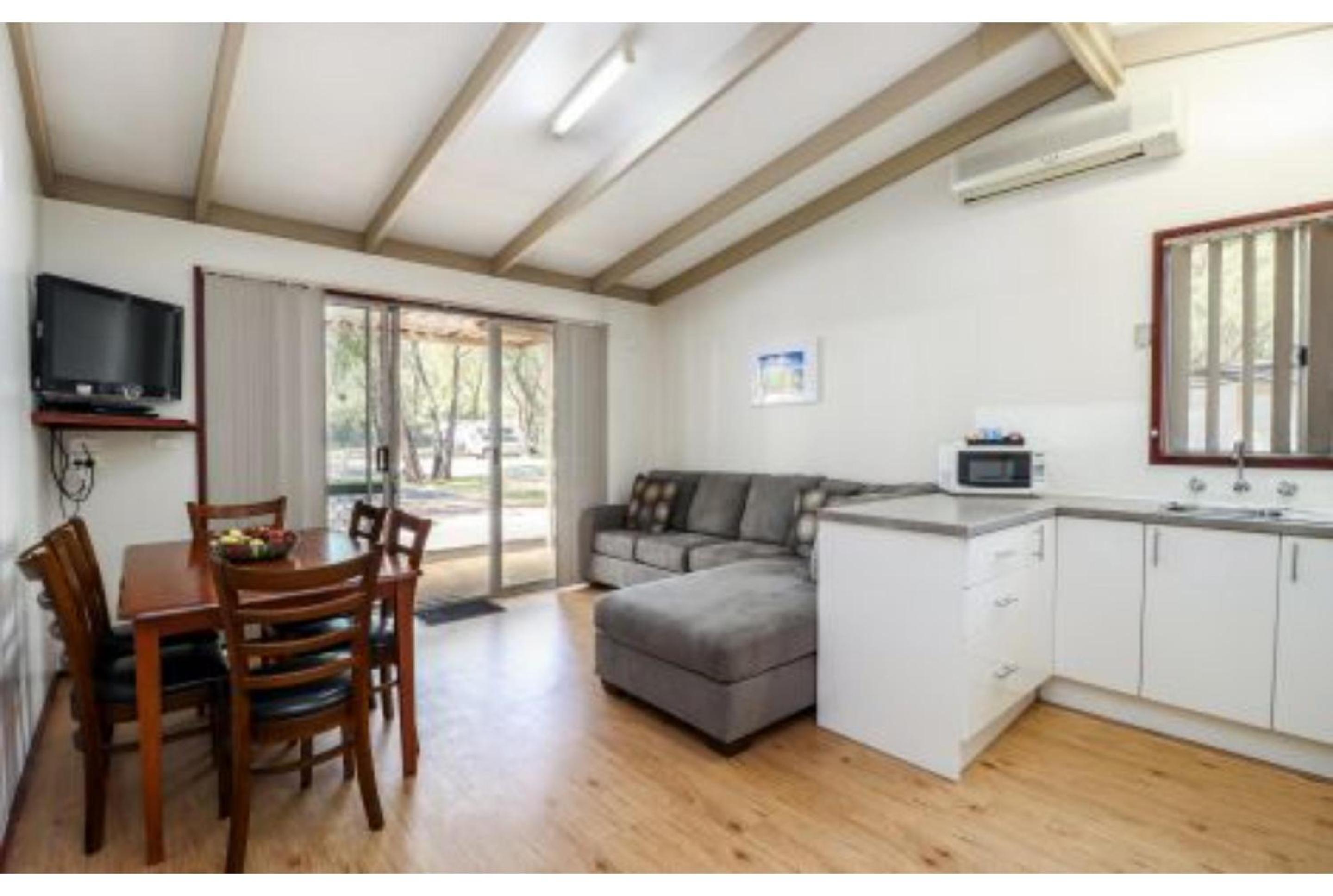Standard 2 Bedroom Cabin - Sleeps 6