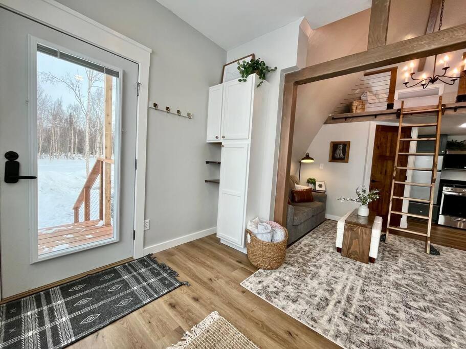 One-Bedroom House photo 1