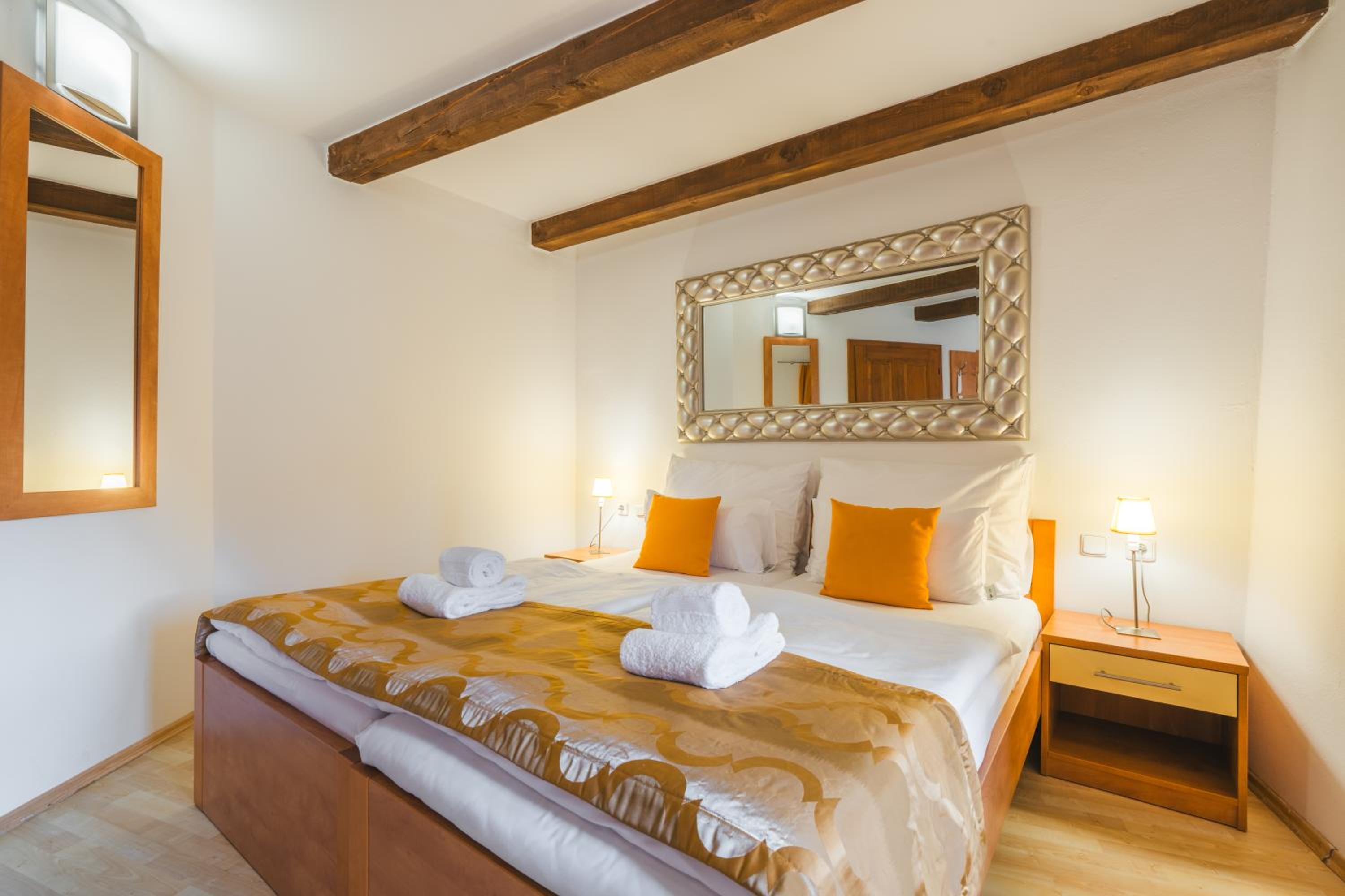 Deluxe Double or Twin Room with City View photo 3