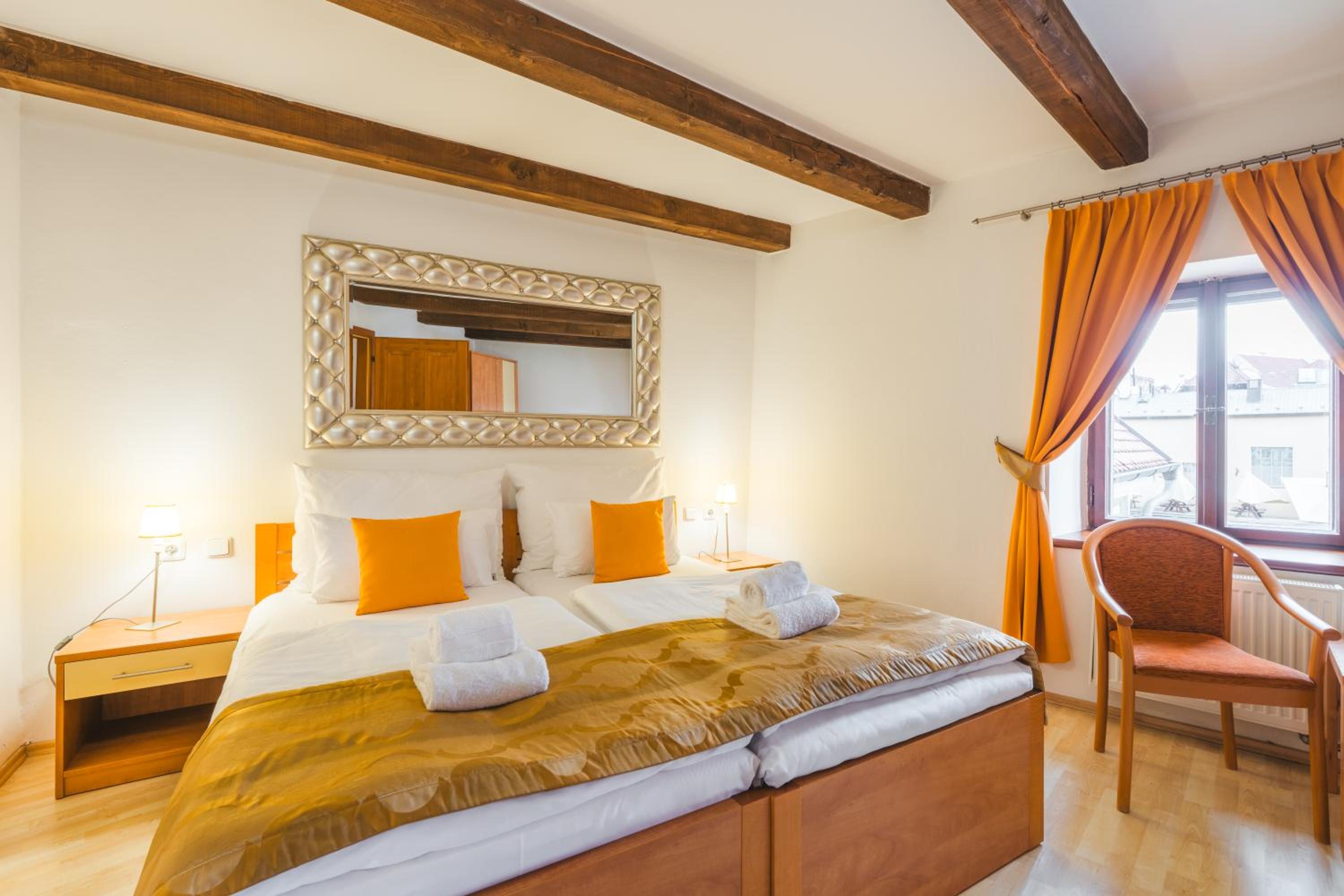 Deluxe Double or Twin Room with City View photo 3