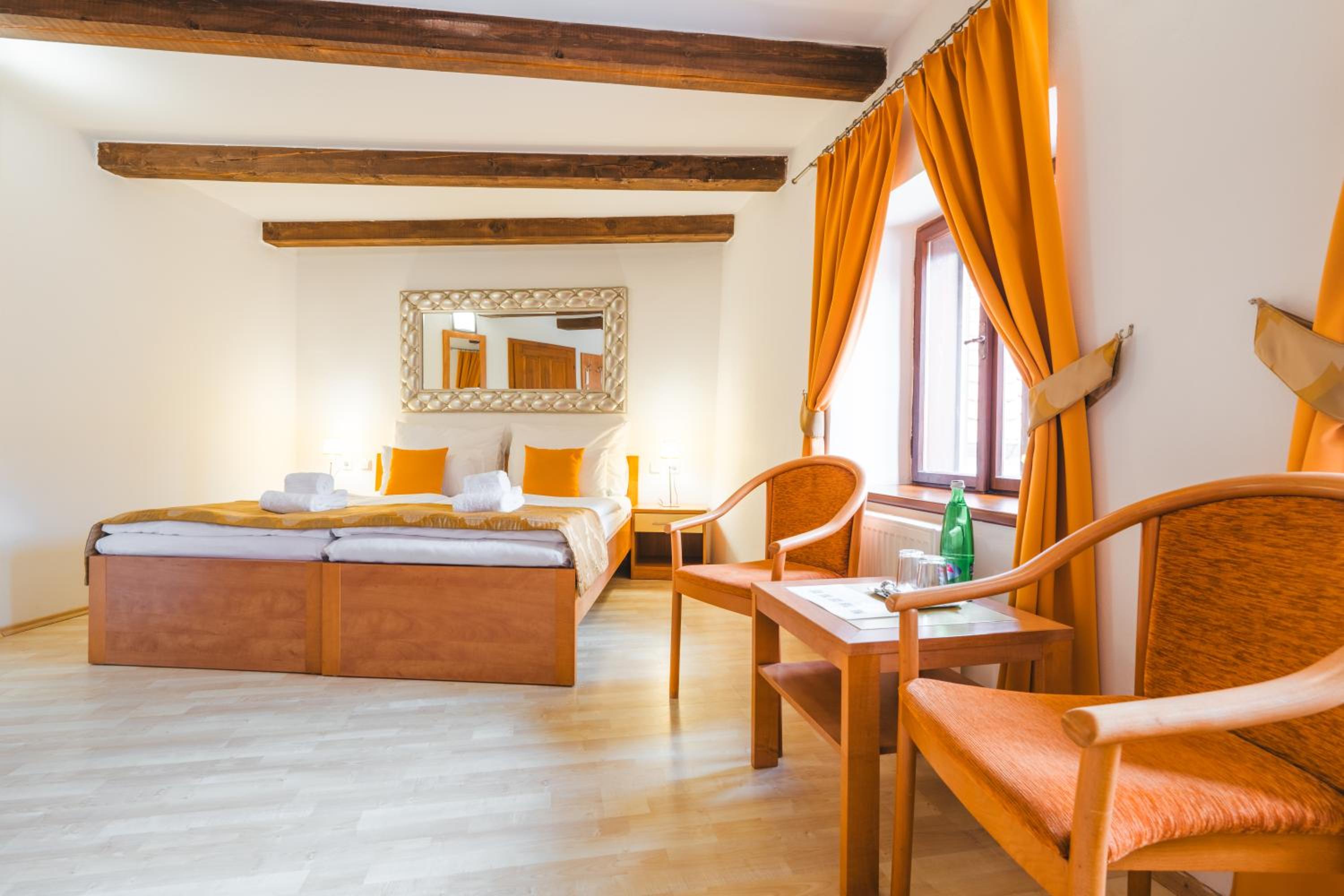 Deluxe Double or Twin Room with City View photo 2