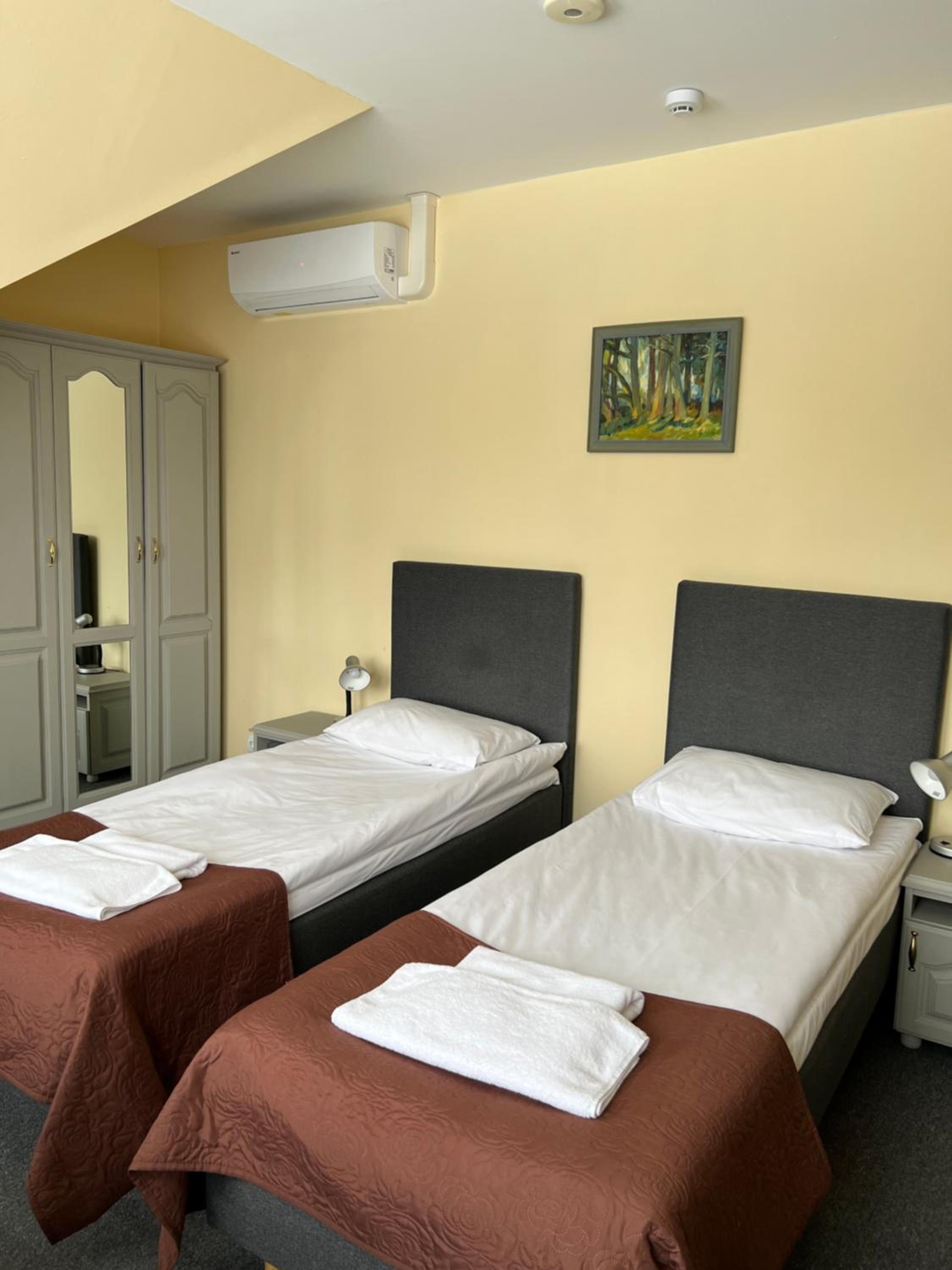 Standard Double or Twin Room - Photo 4