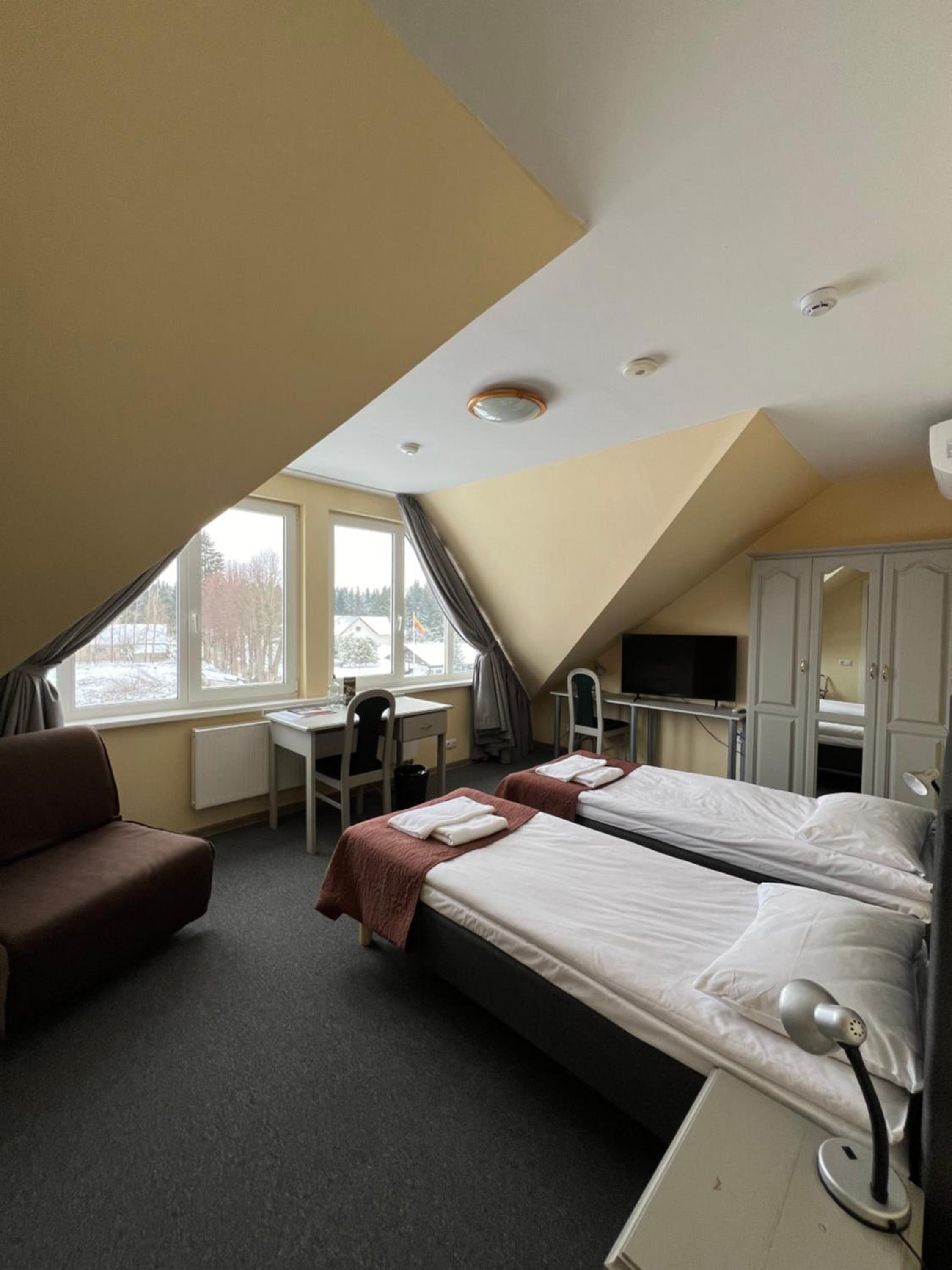 Standard Double or Twin Room - Photo 2