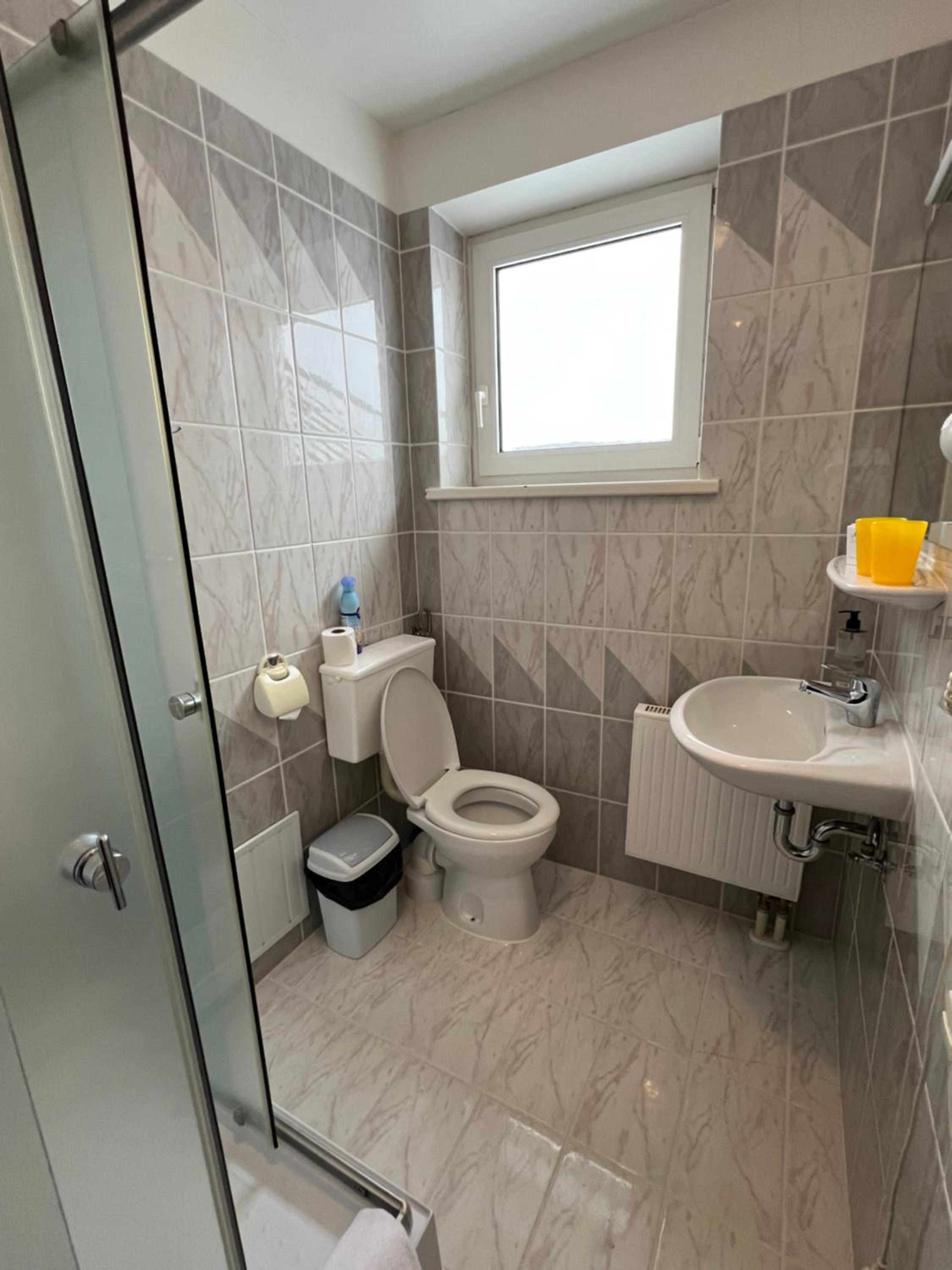 Standard Triple Room - Photo 5