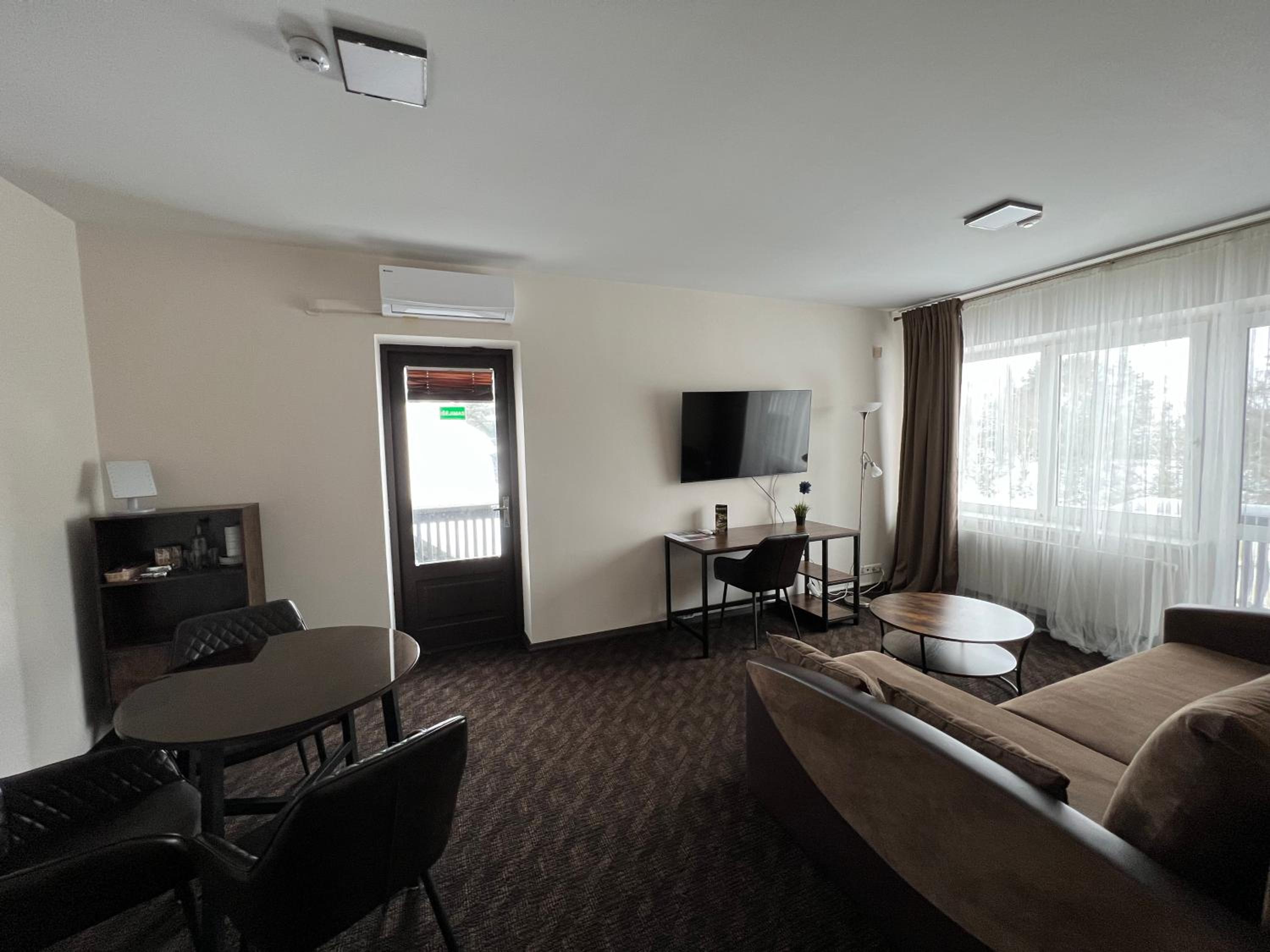 Deluxe Double or Twin Room - Photo 14