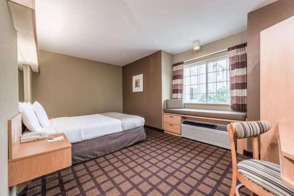 Queen Room - Disability Access/Non-Smoking photo 1