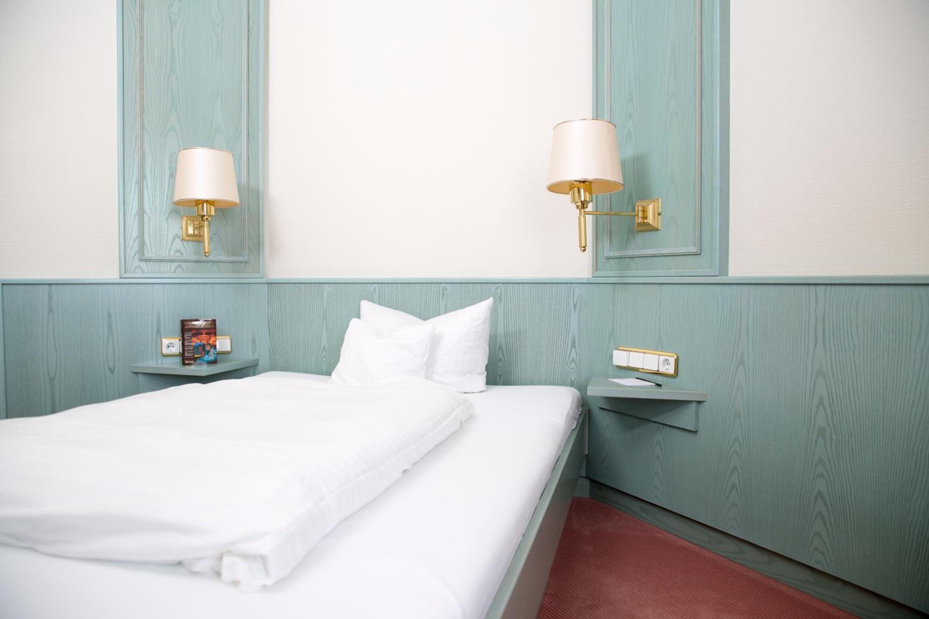 Single Room photo 3