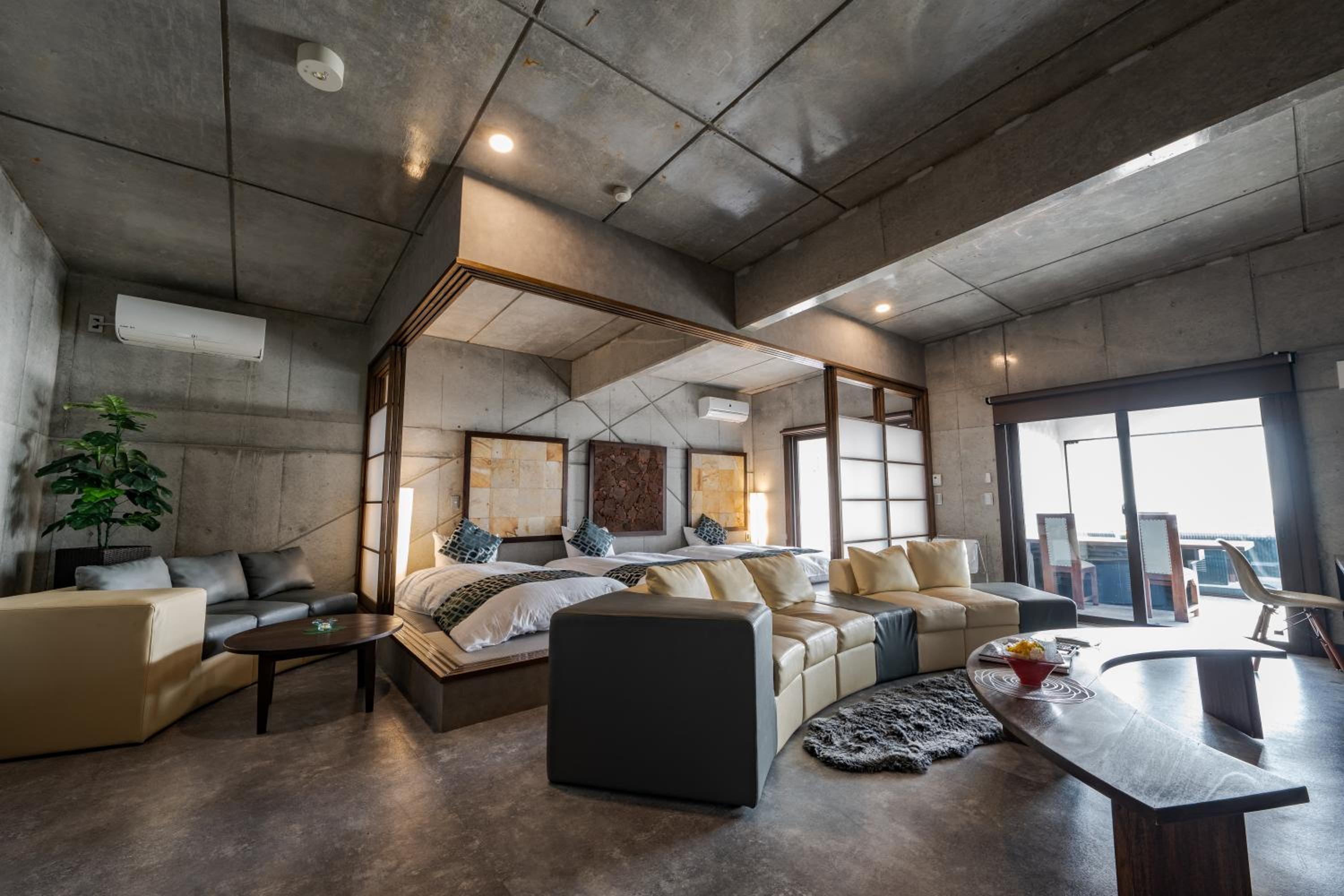 Standard Family Room - Photo 4