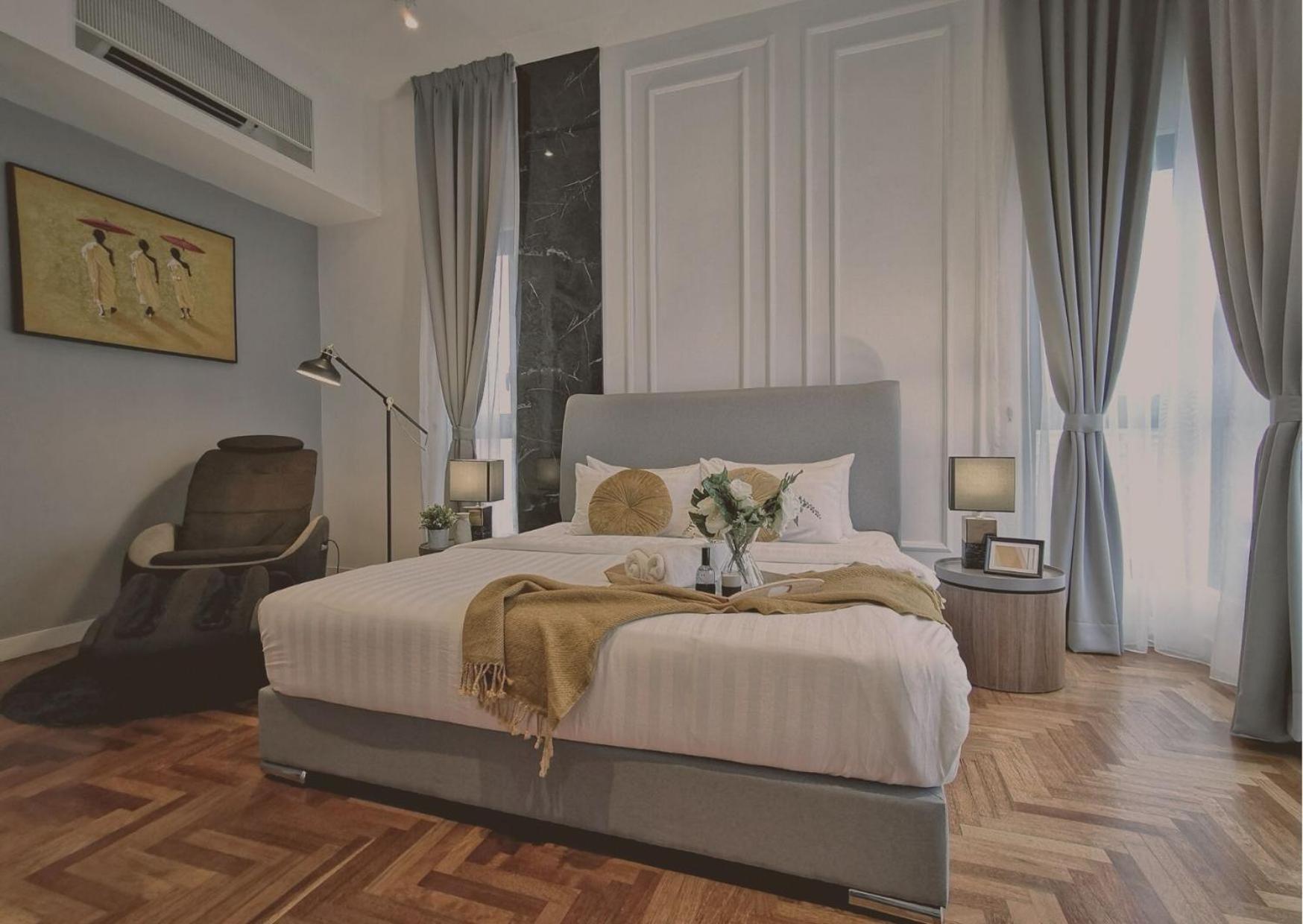 Premium 3-Bedroom Suite with Bathtub