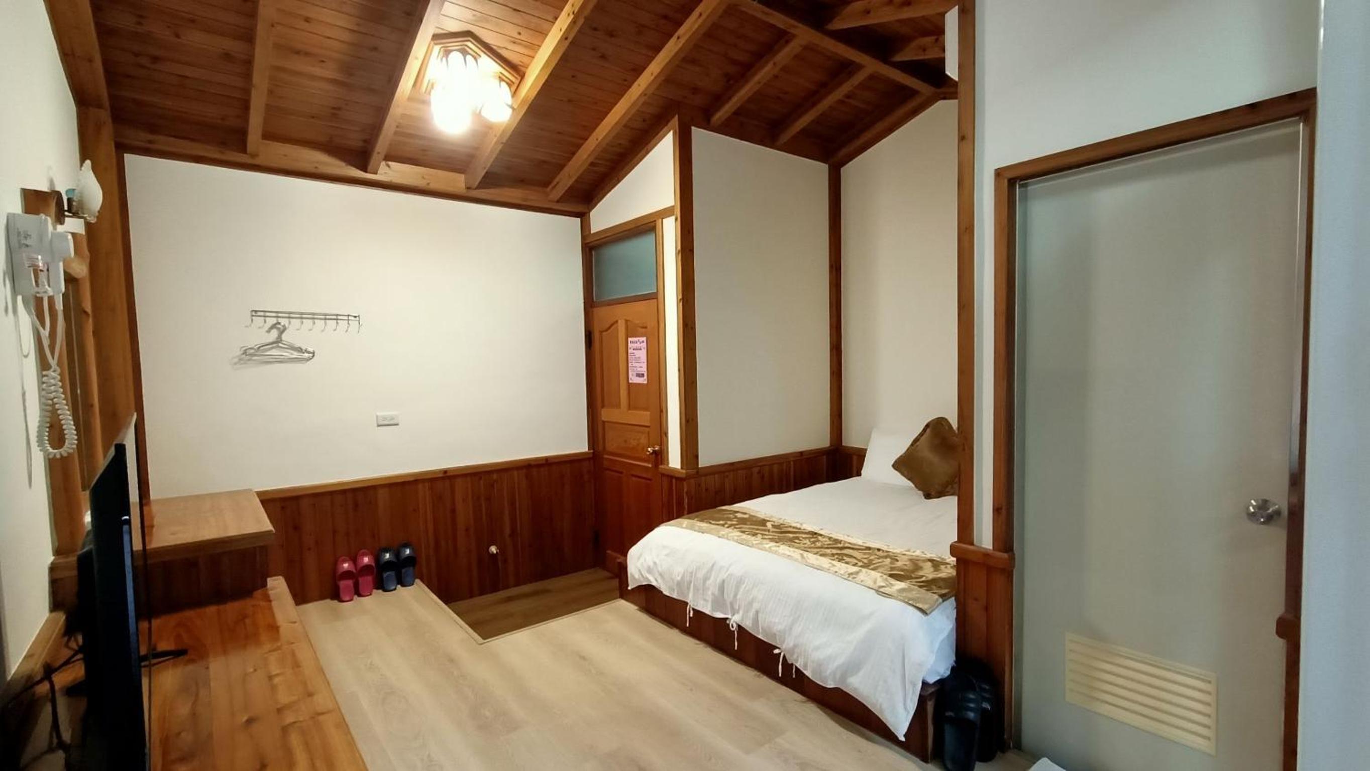 Standard Double Room - Photo 1