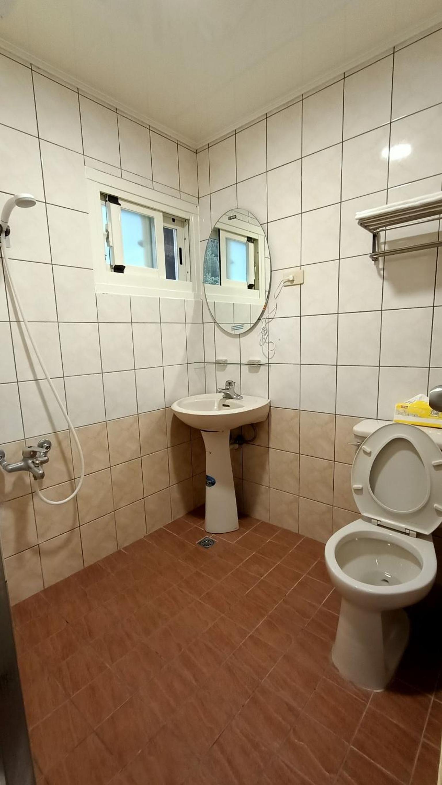 Standard Double Room - Photo 9