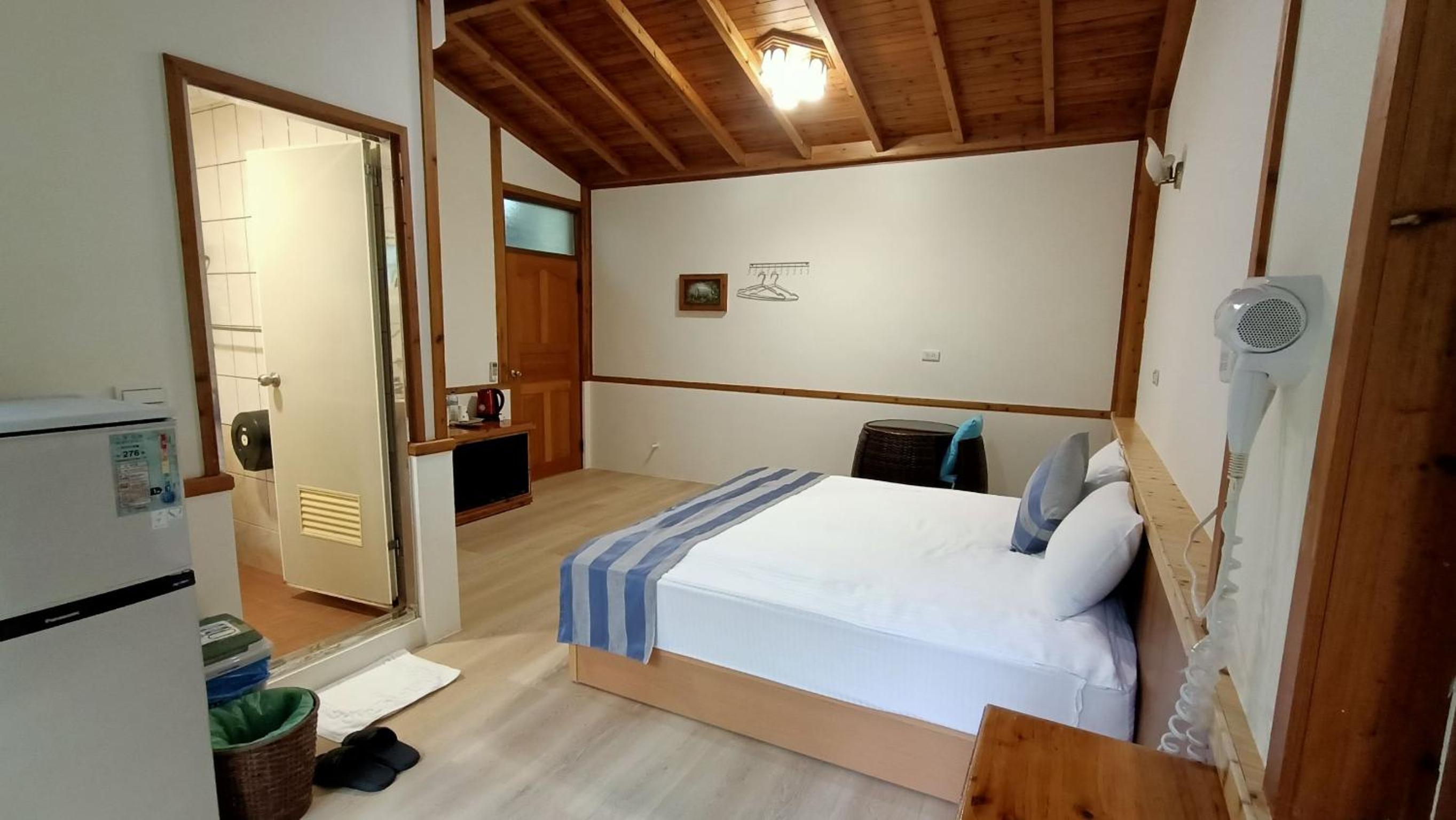 Standard Double Room - Photo 6