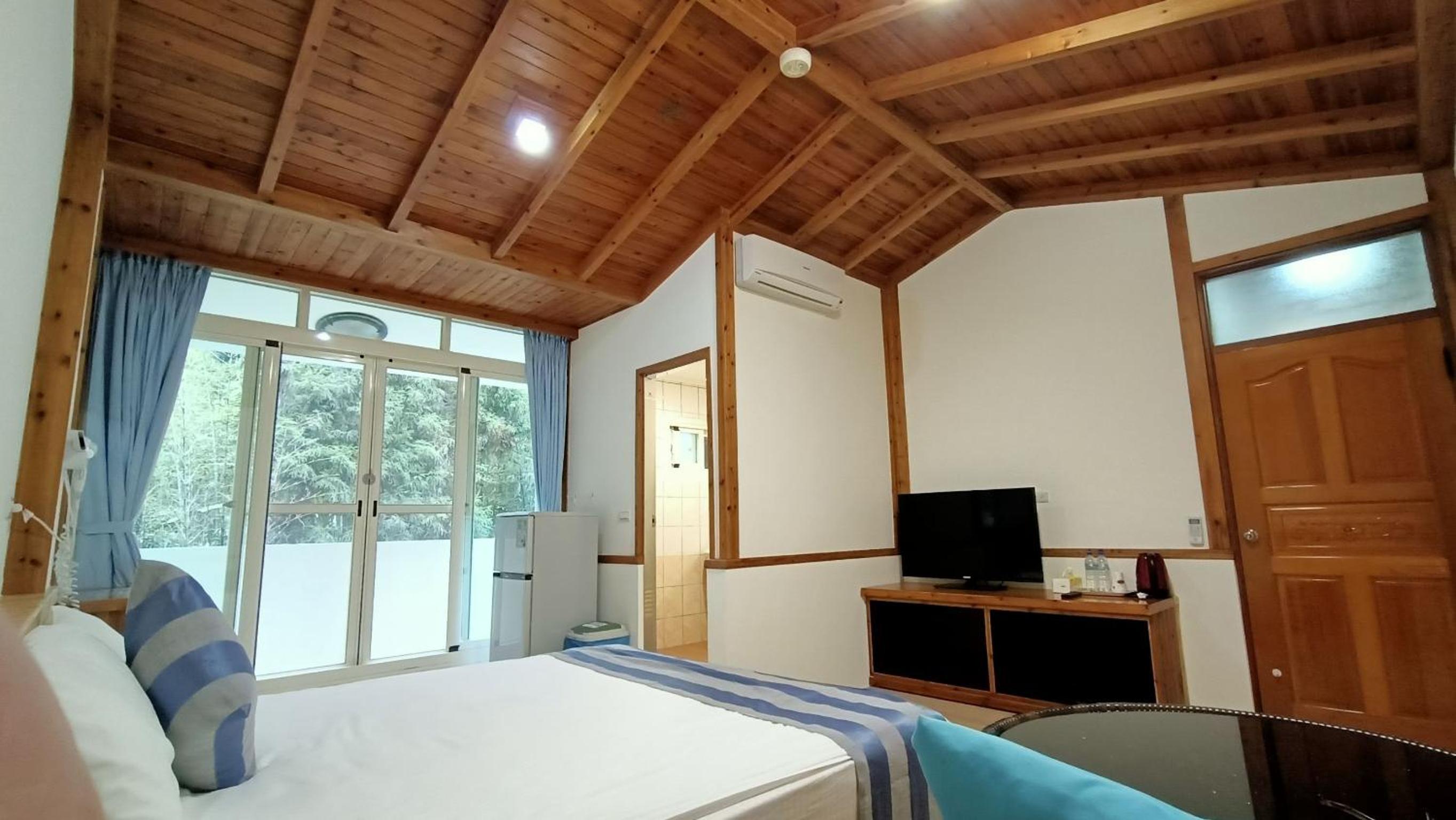 Standard Double Room - Photo 7