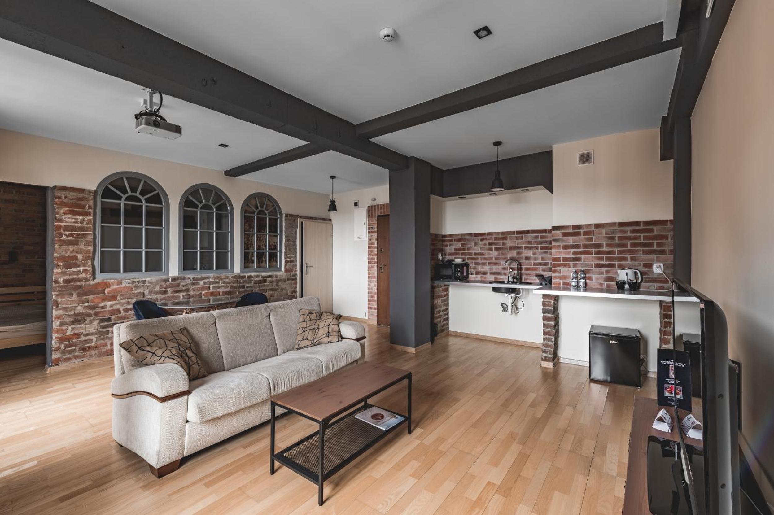 One-Bedroom Apartment - Photo 3