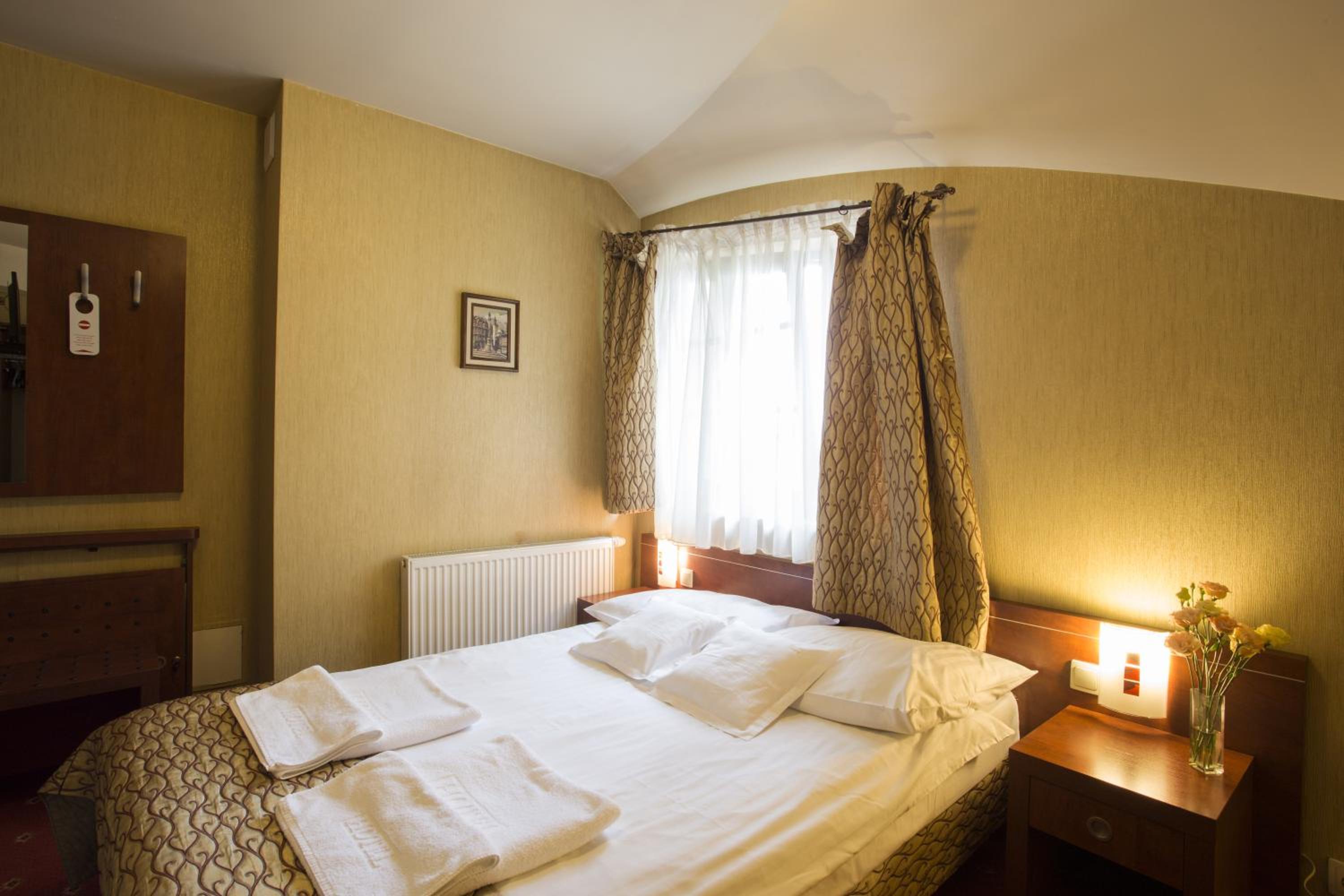 Double Room - Photo 4