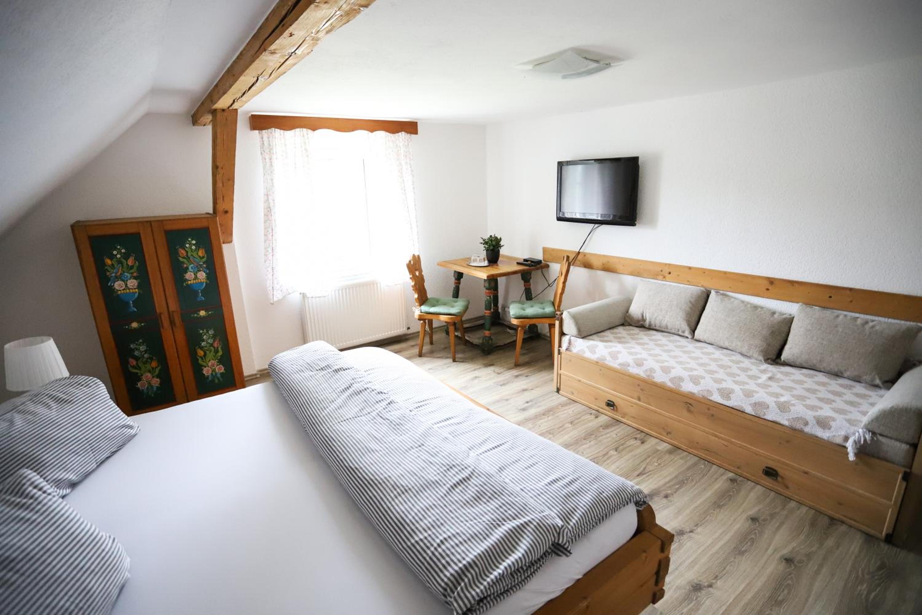 Double Room with Extra Bed photo 2