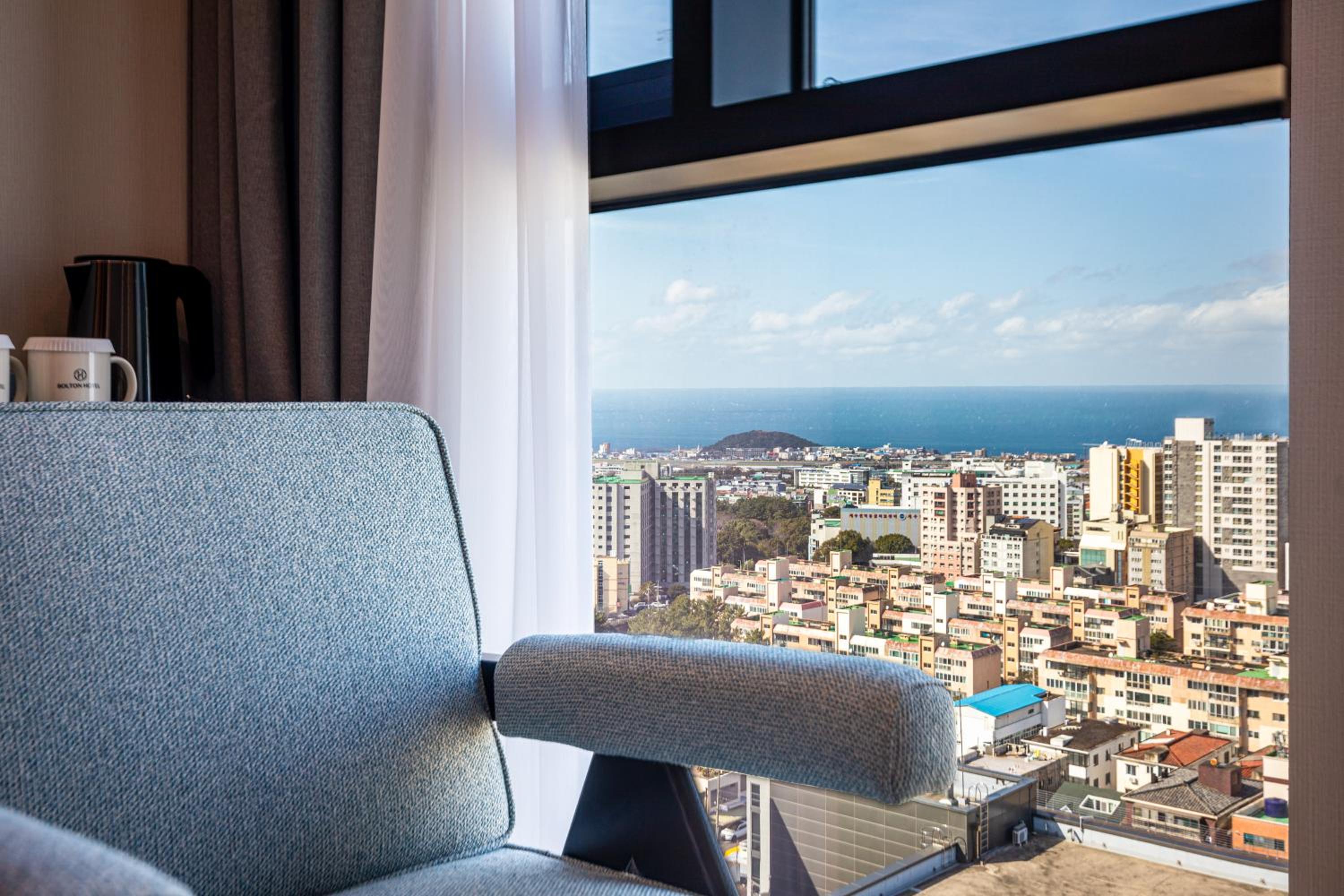 Premium Double Room - Photo 10