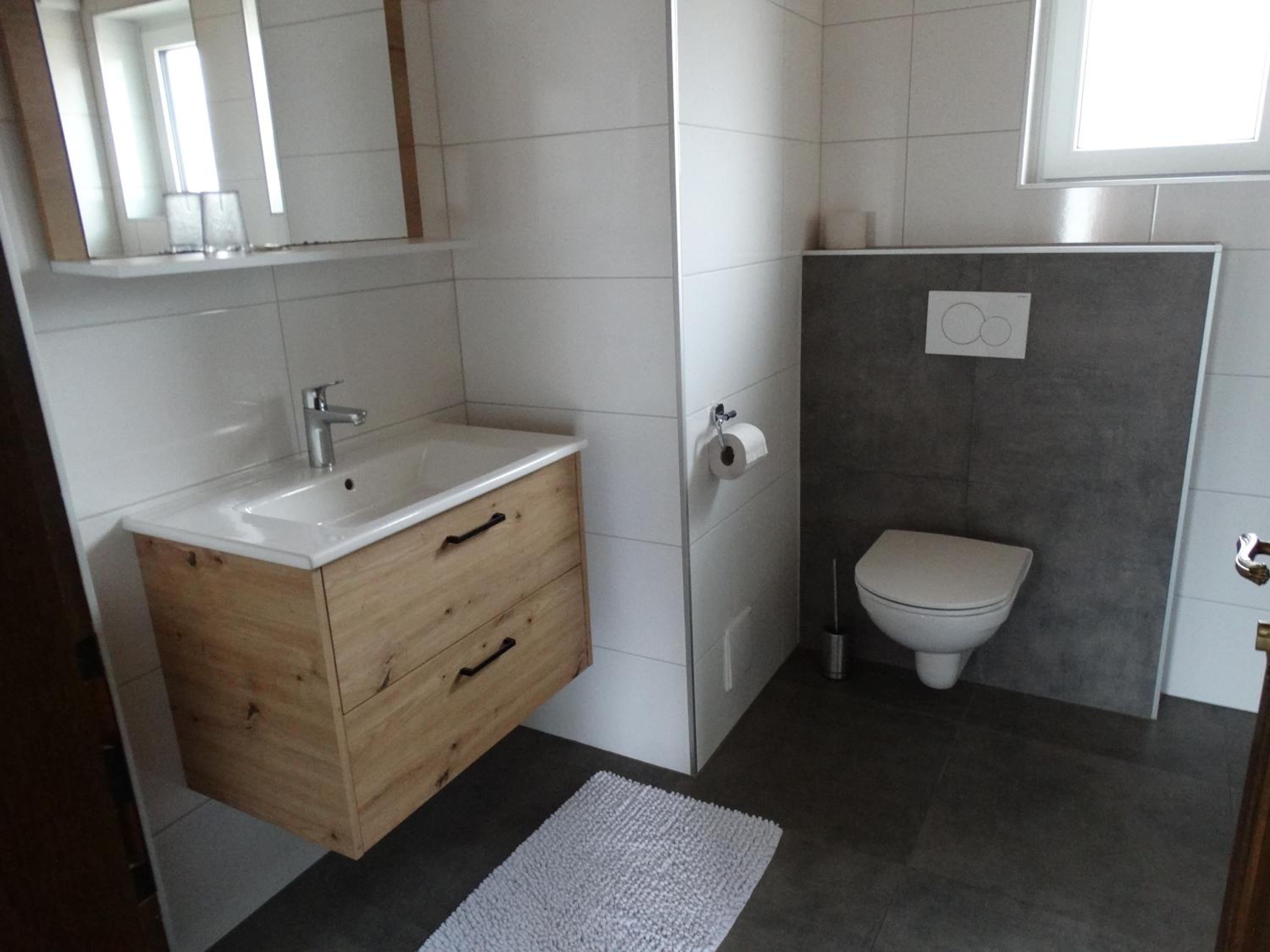 Two-Bedroom Apartment with Balcony photo 3