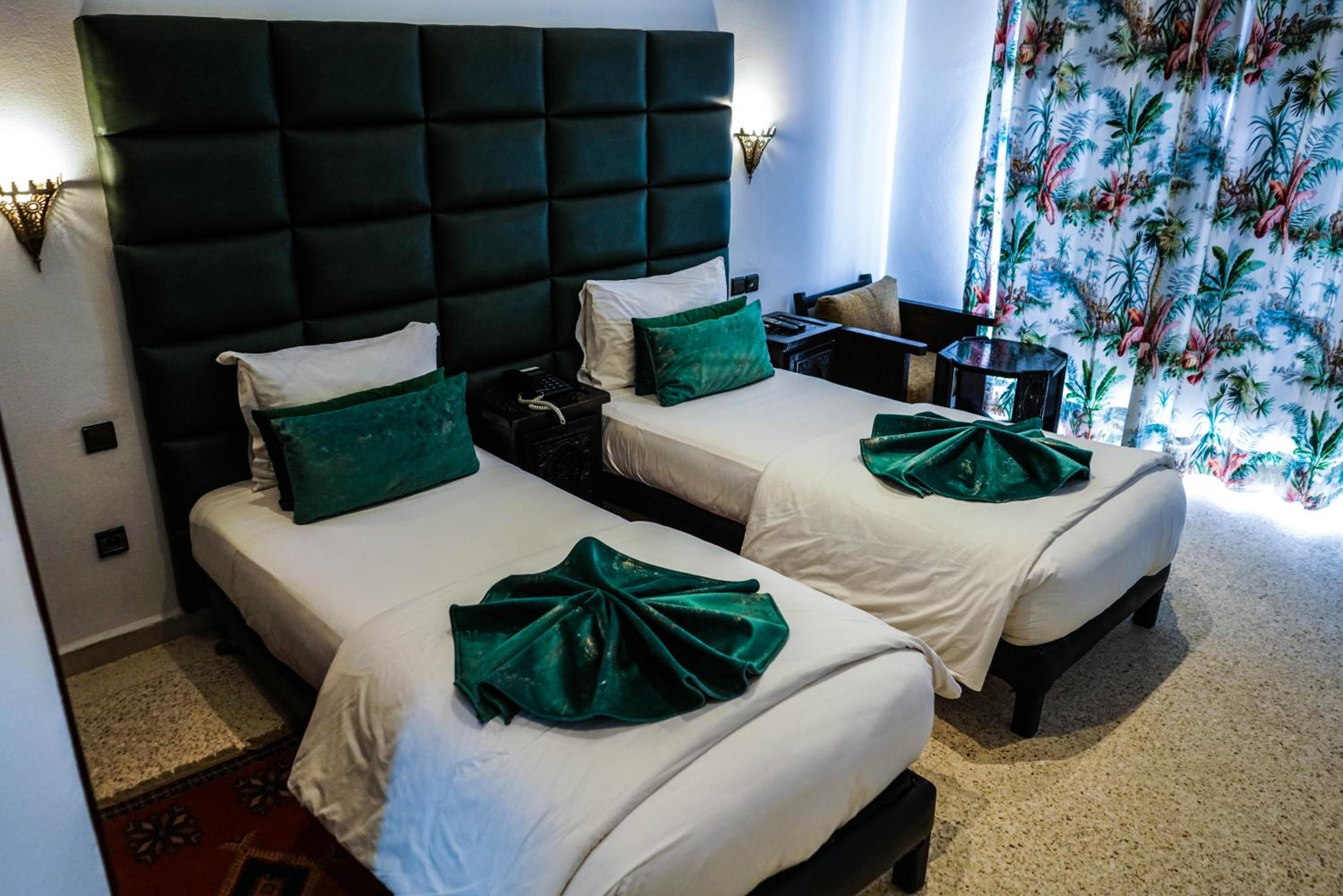 Standard Double Room - Photo 10