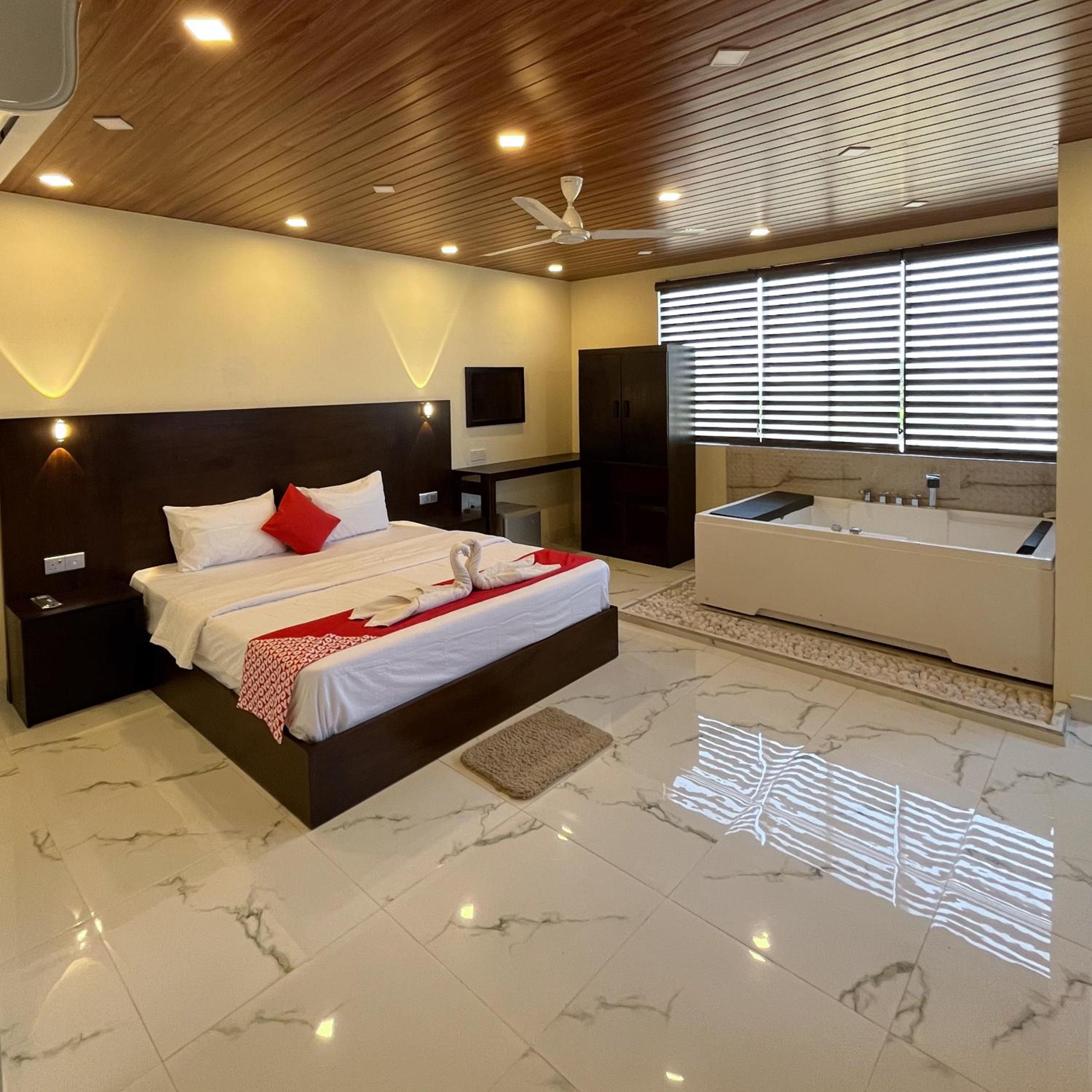 Superior King Room