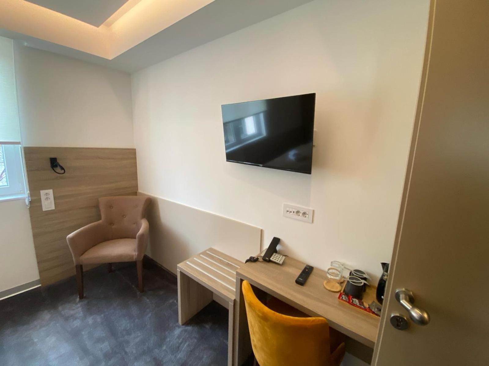Standard Double Room - Photo 4