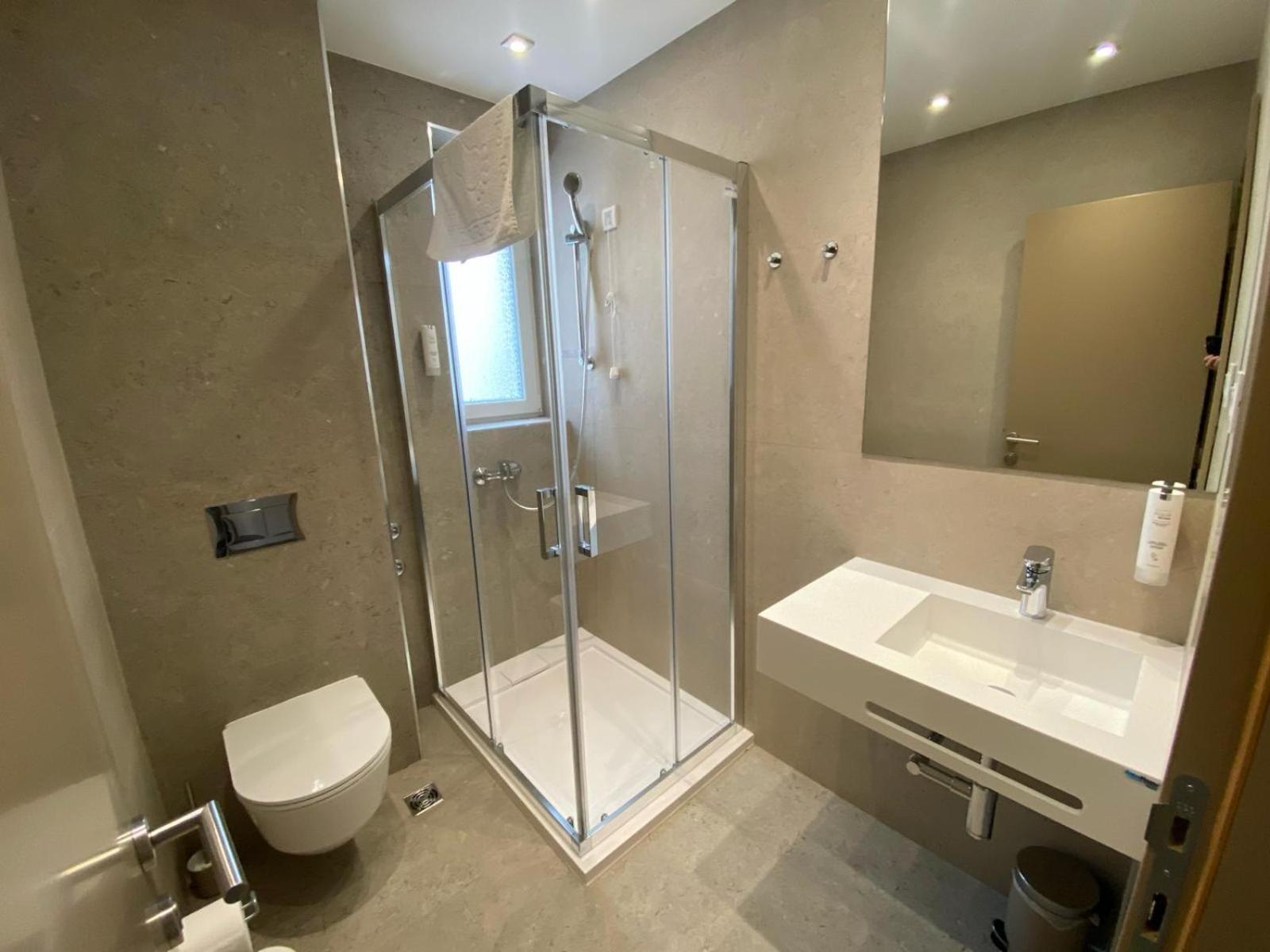 Standard Double Room - Photo 6
