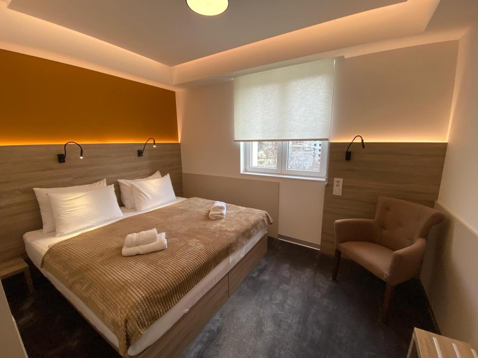 Standard Double Room - Photo 16