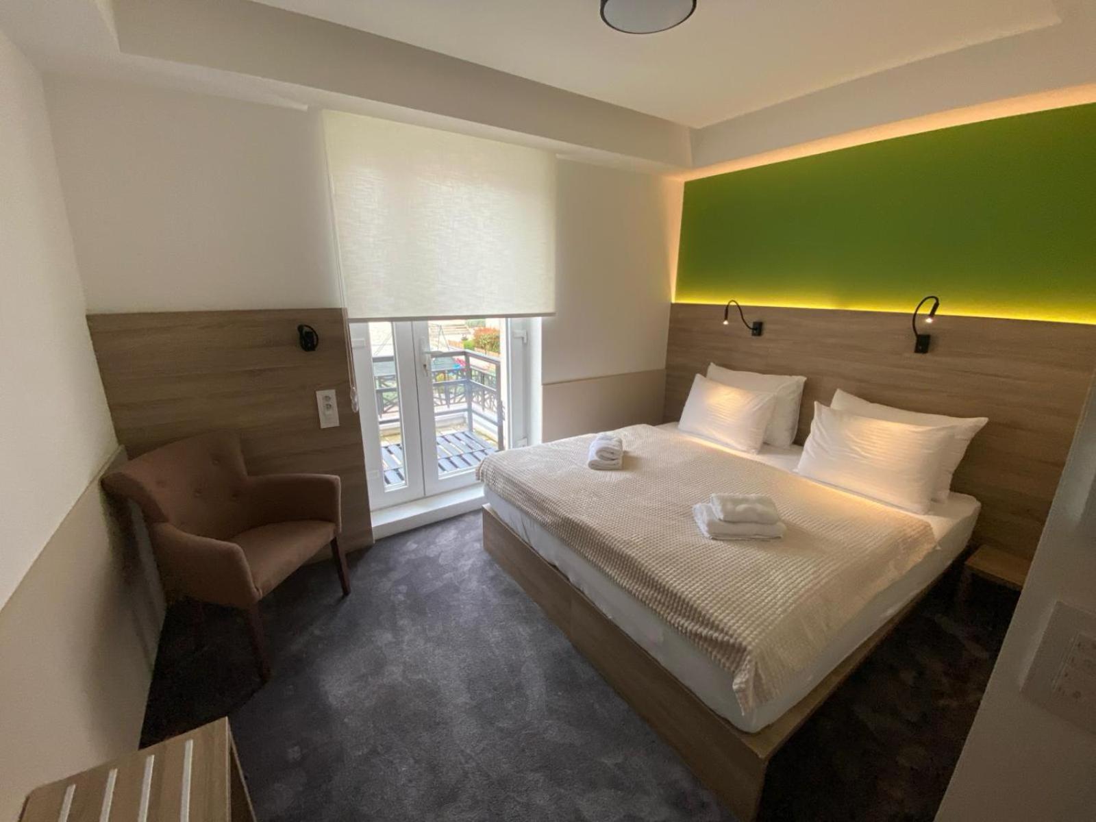 Standard Double Room - Photo 10