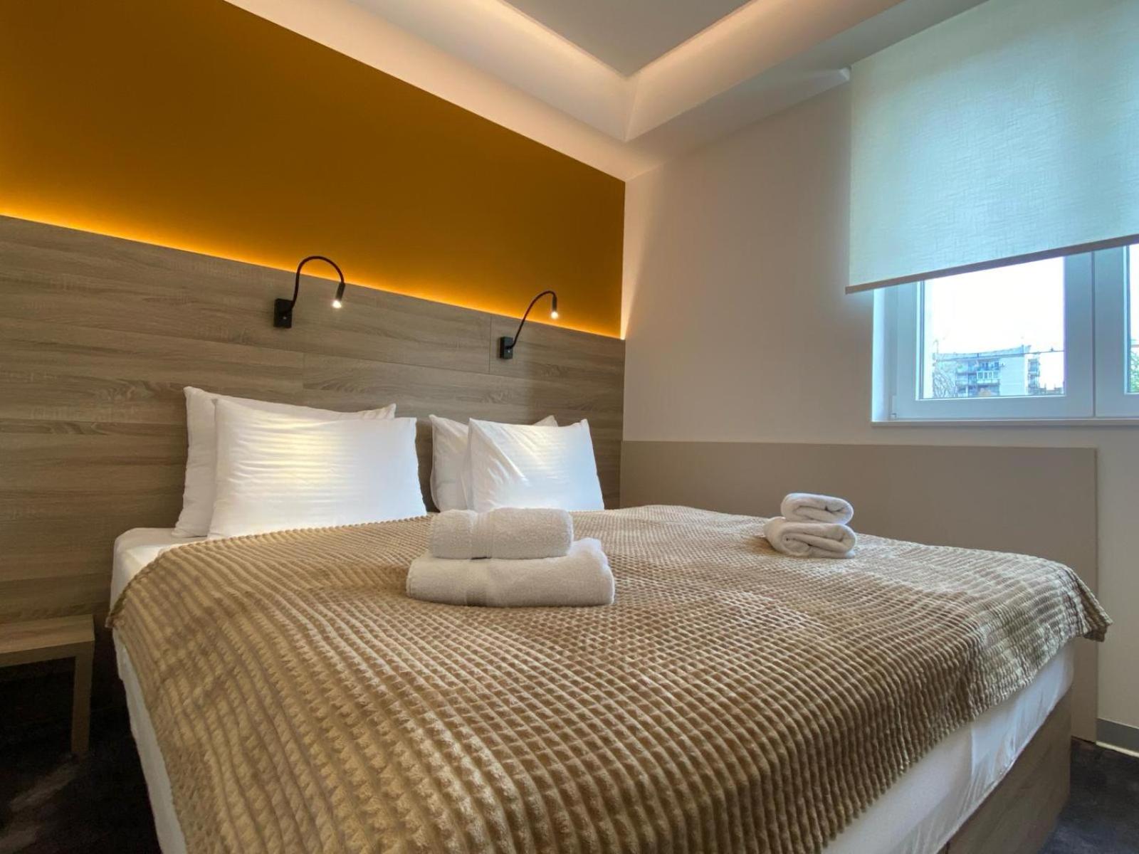 Standard Double Room - Photo 9