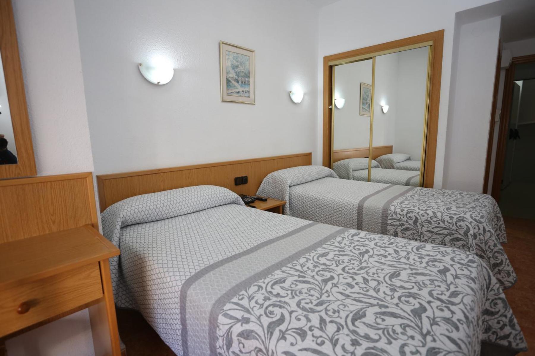 Double or Twin Room - Photo 2