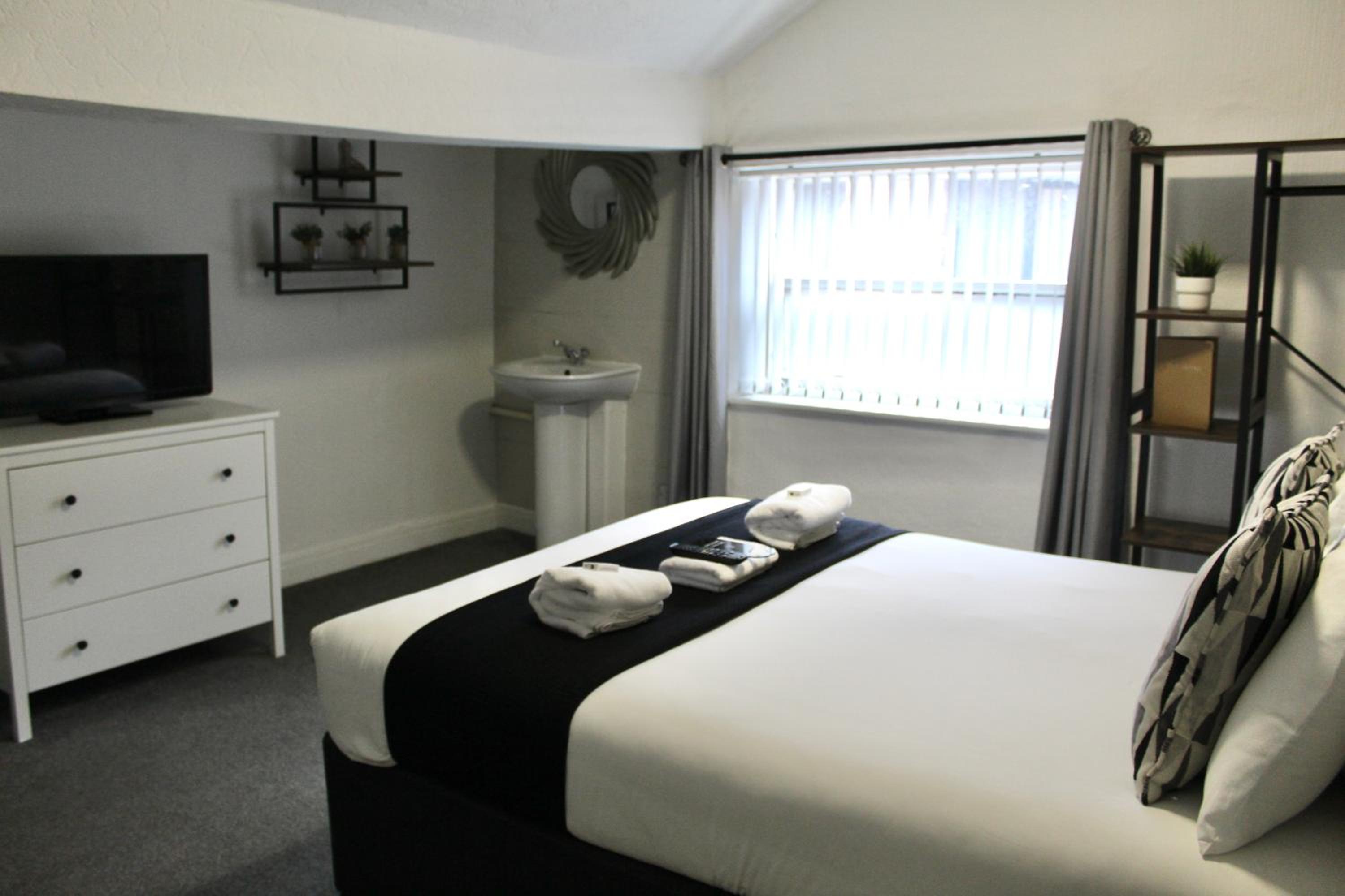 Double Room with Shared Bathroom photo 3