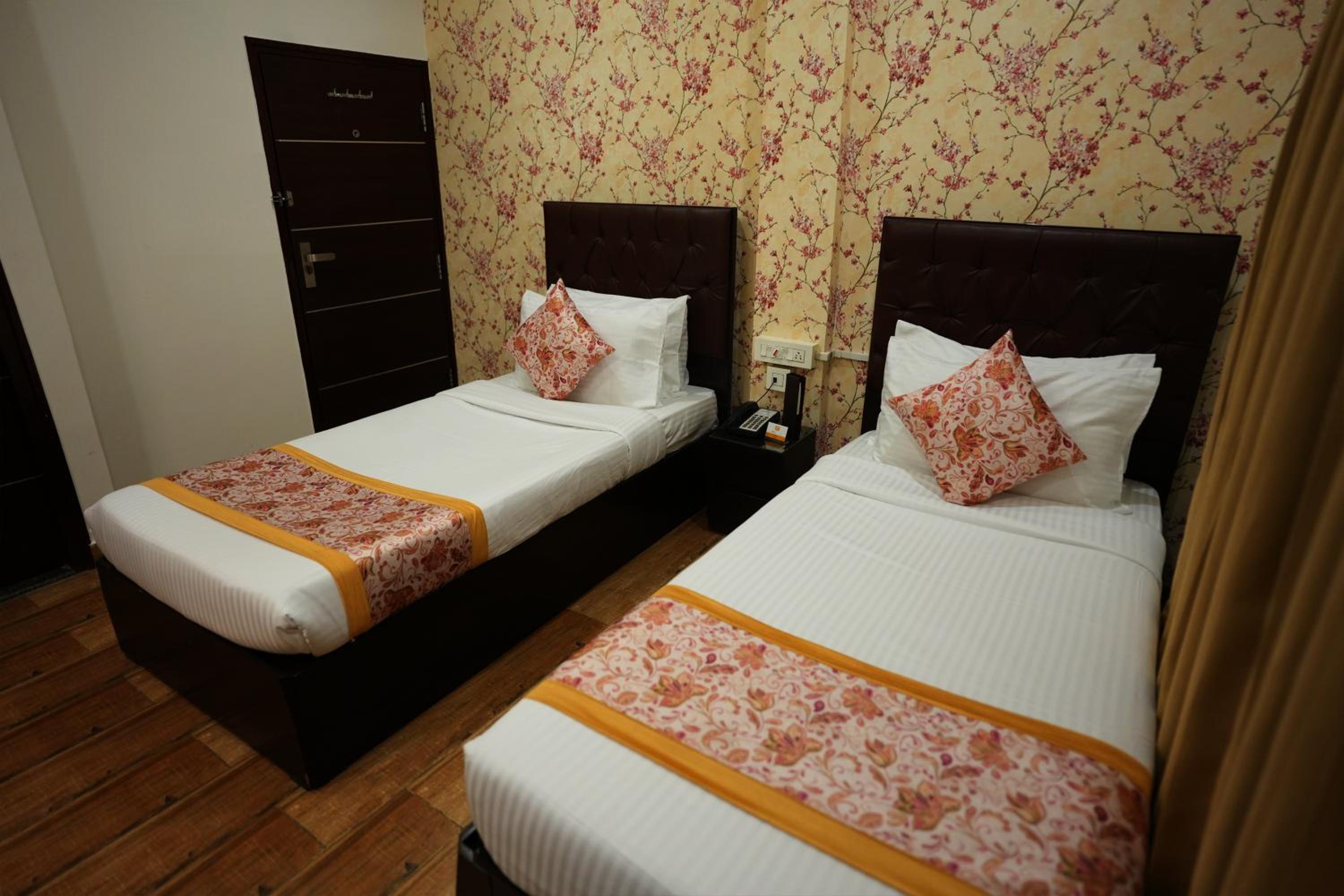 Deluxe Twin Room photo 3