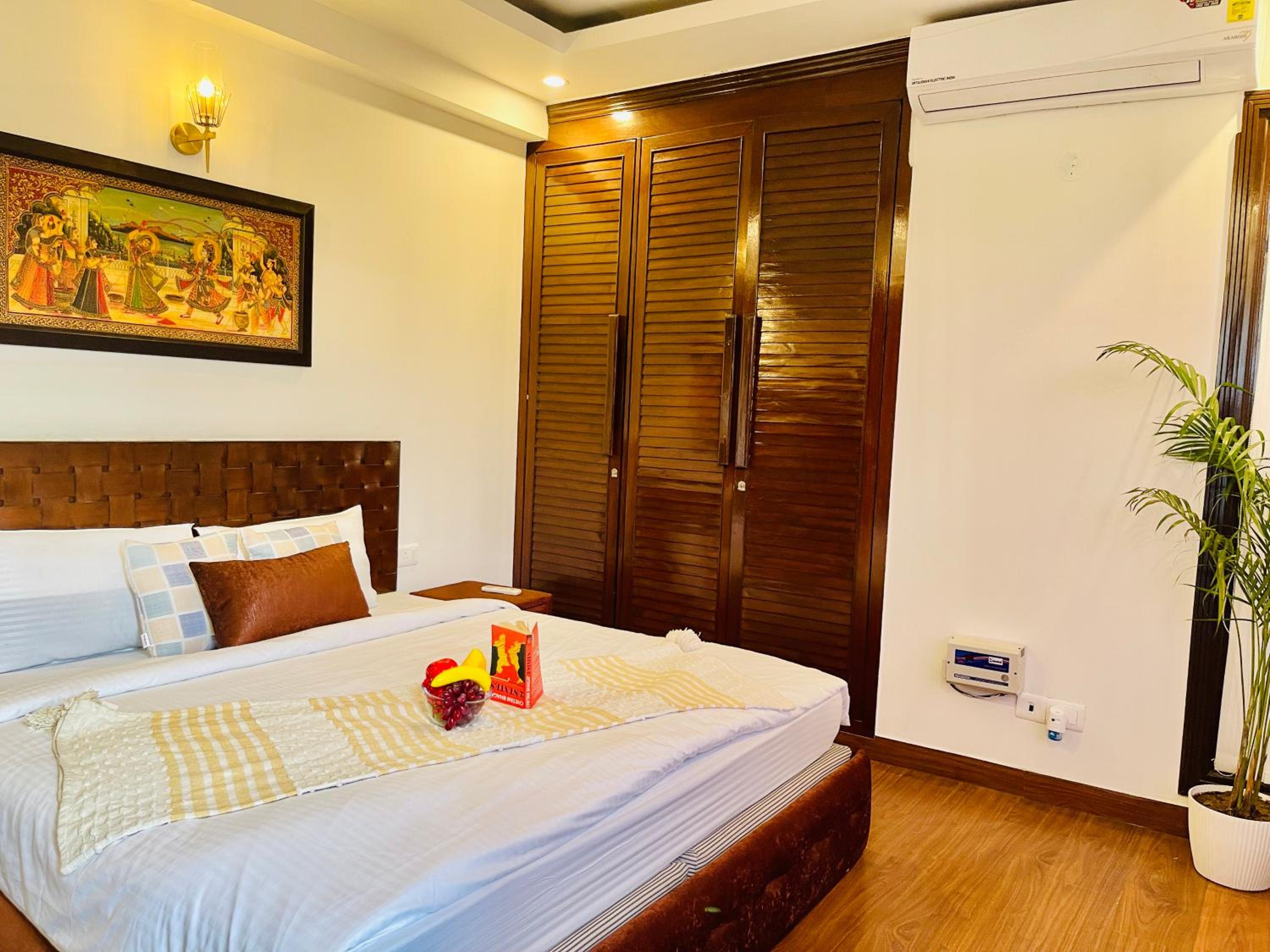 Three-Bedroom Apartment - Photo 10