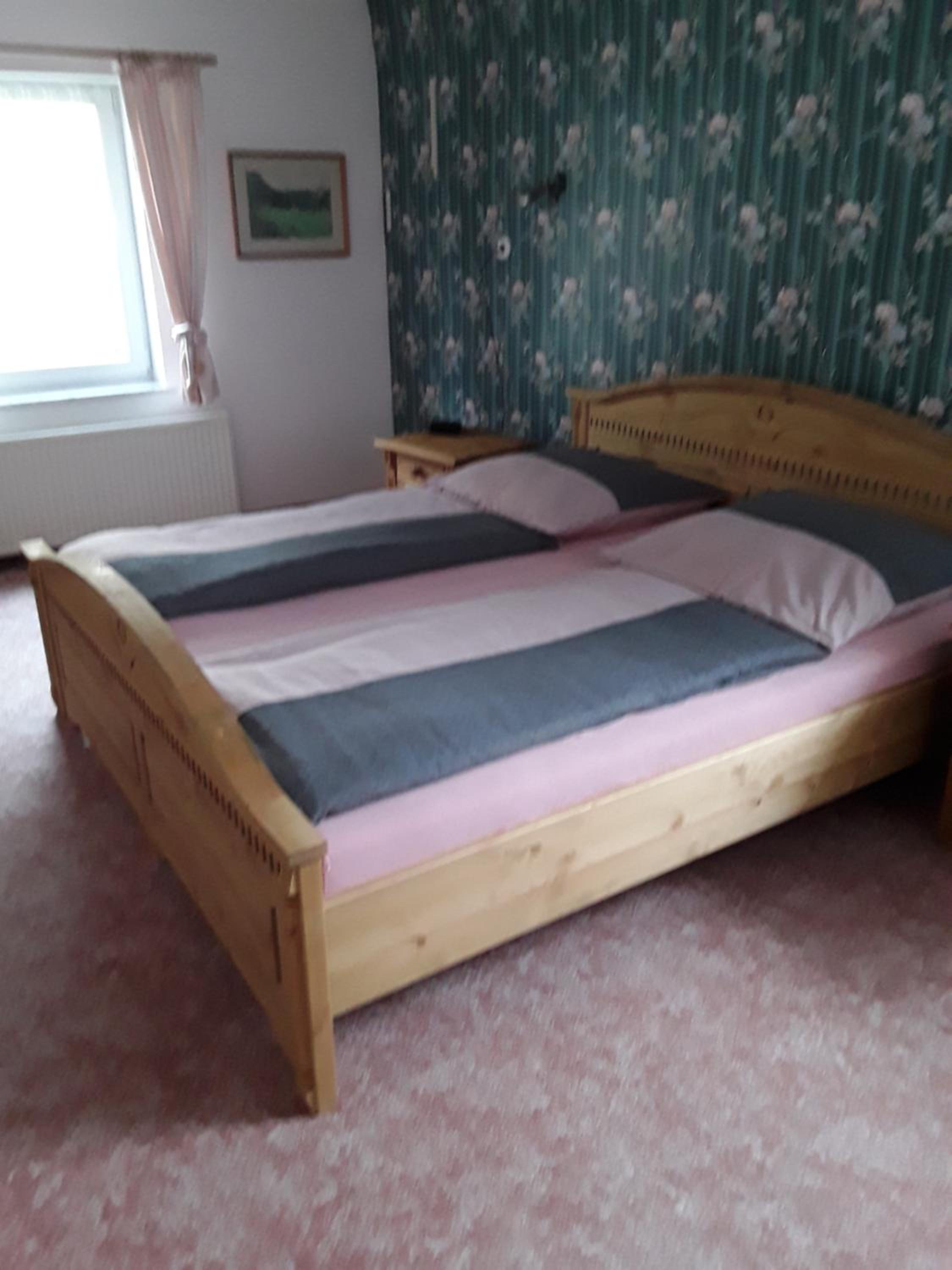 Large Double Room - Photo 10