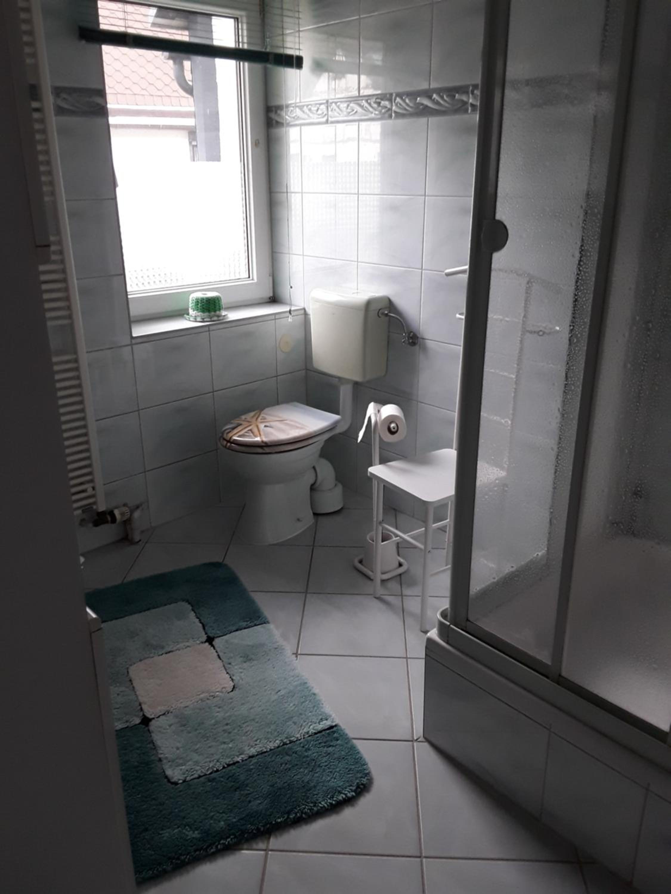 Large Double Room - Photo 3
