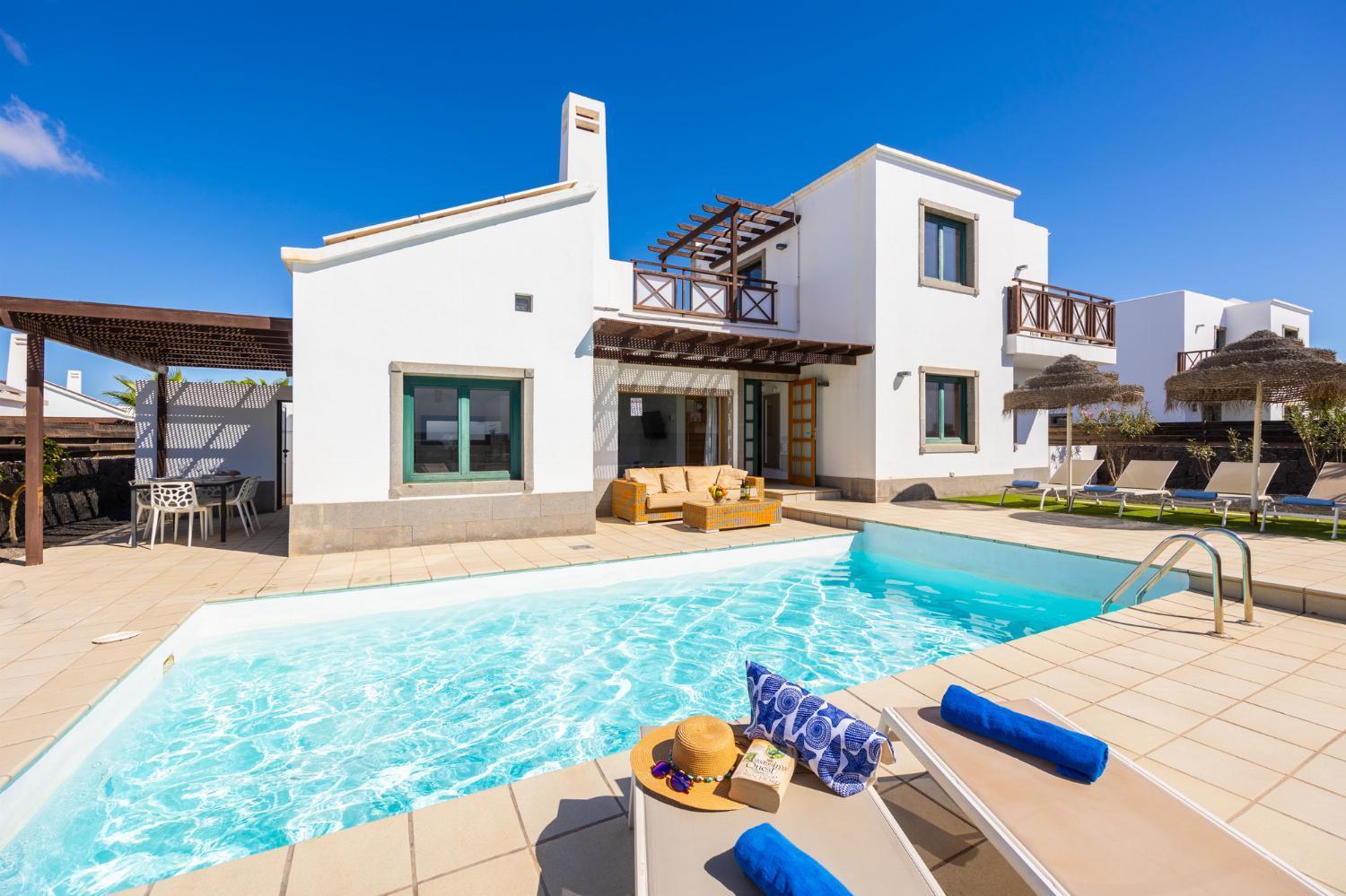 Villa de Tres Habitaciones