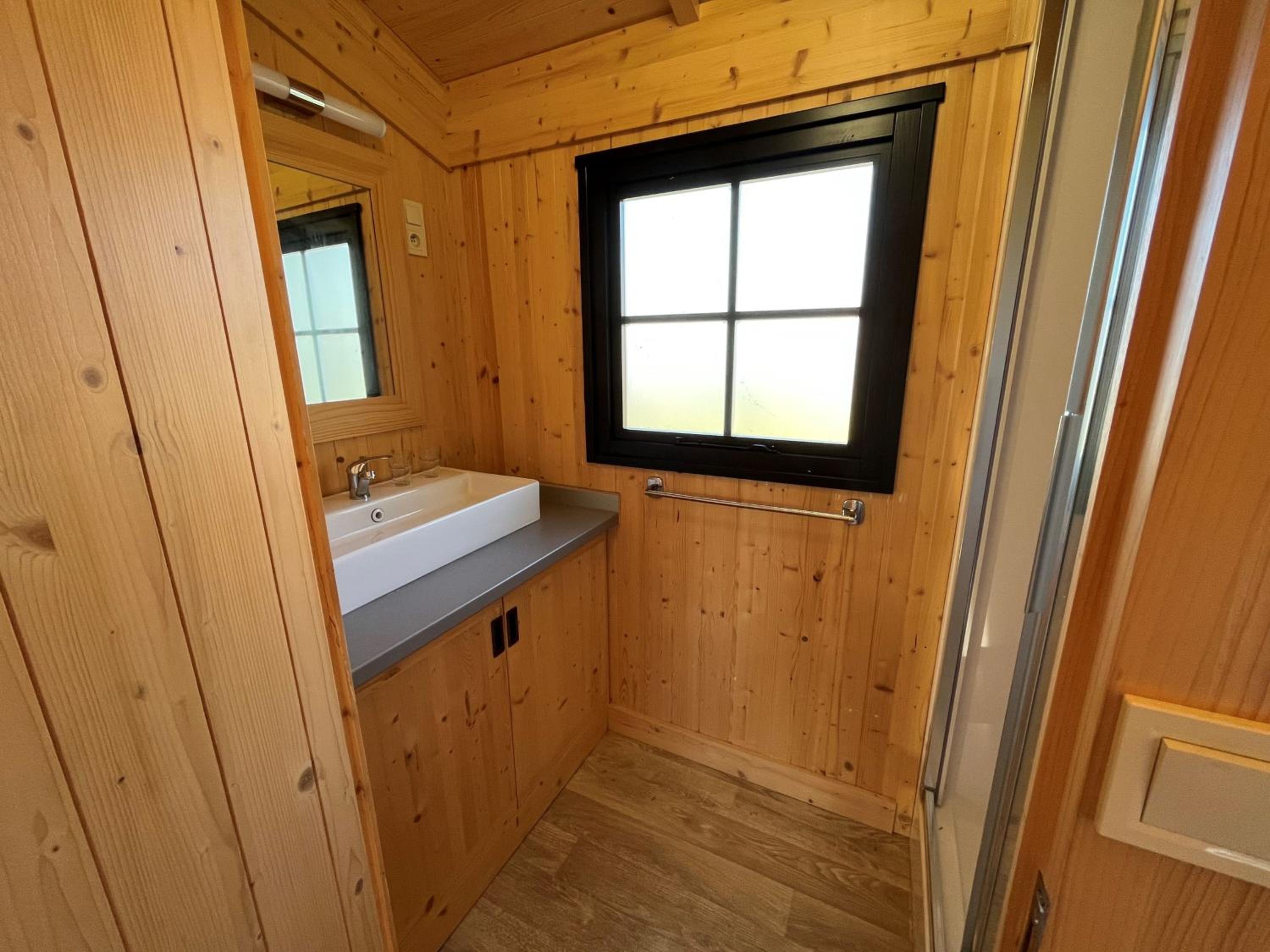 Deluxe Double or Twin Room with Spa Bath photo 2