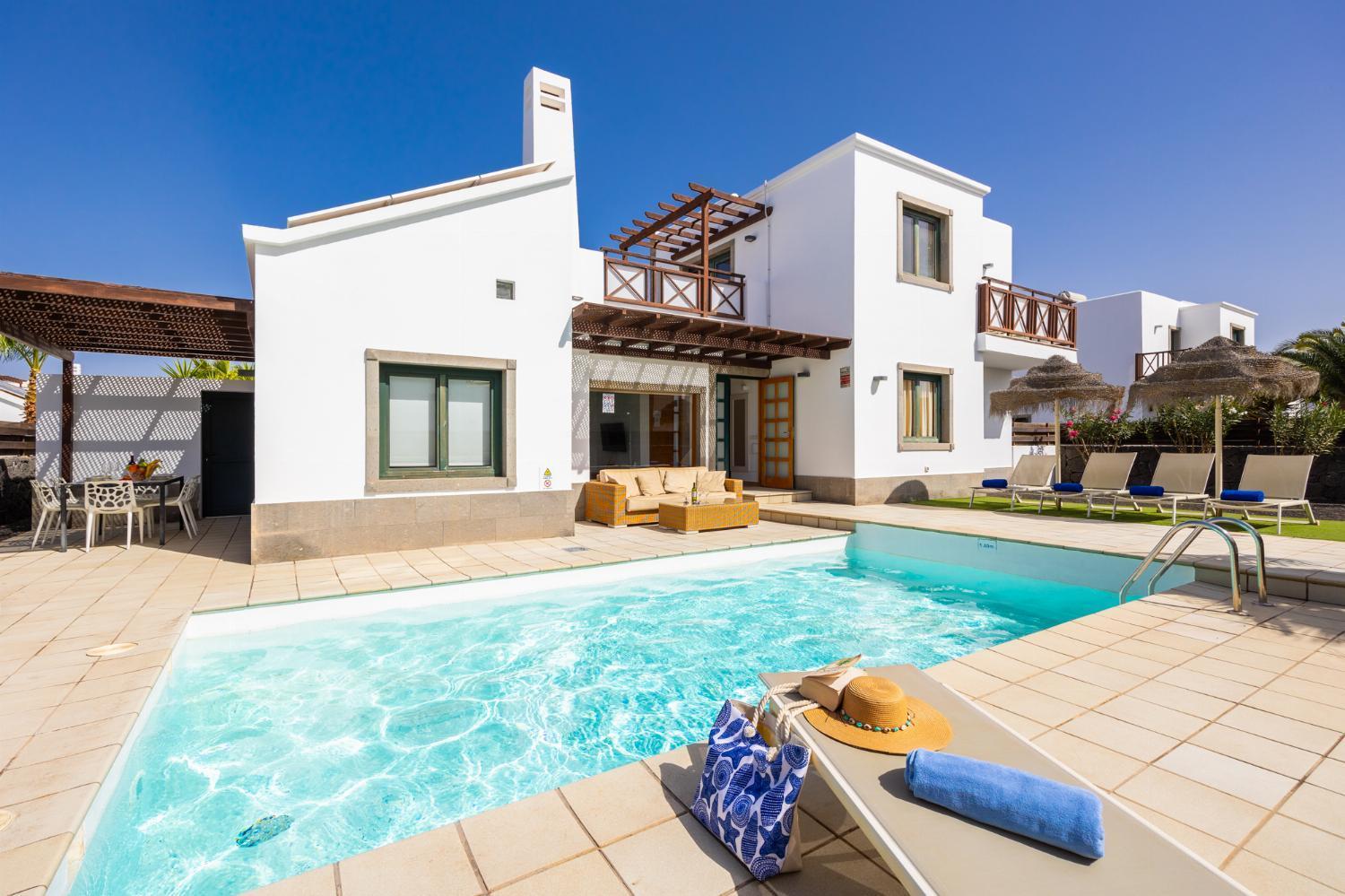 Villa de Tres Habitaciones