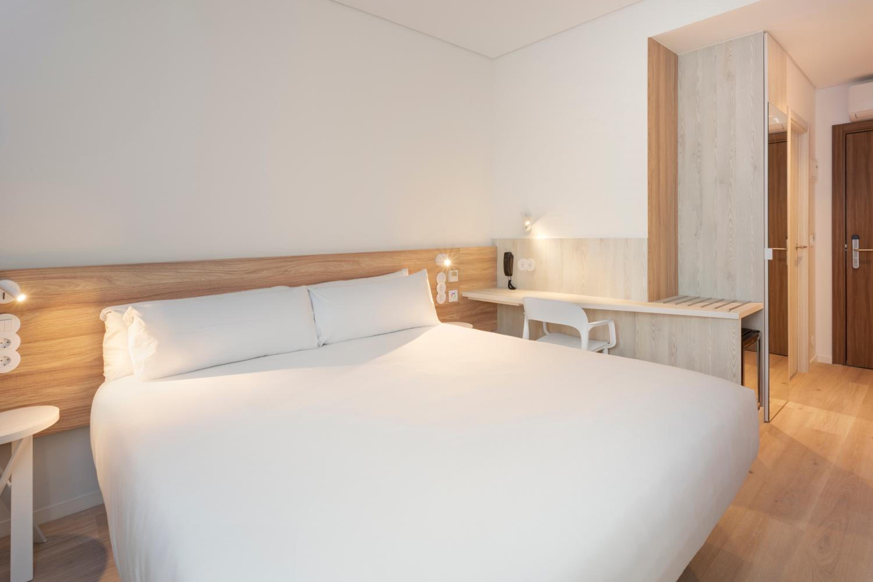 Double Room - Photo 4