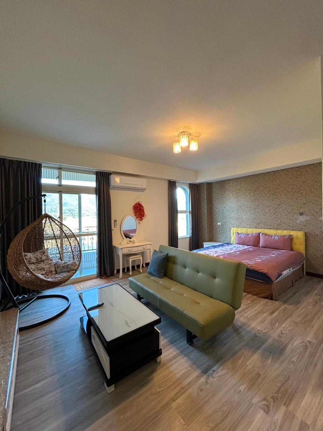 King Room with Mountain View