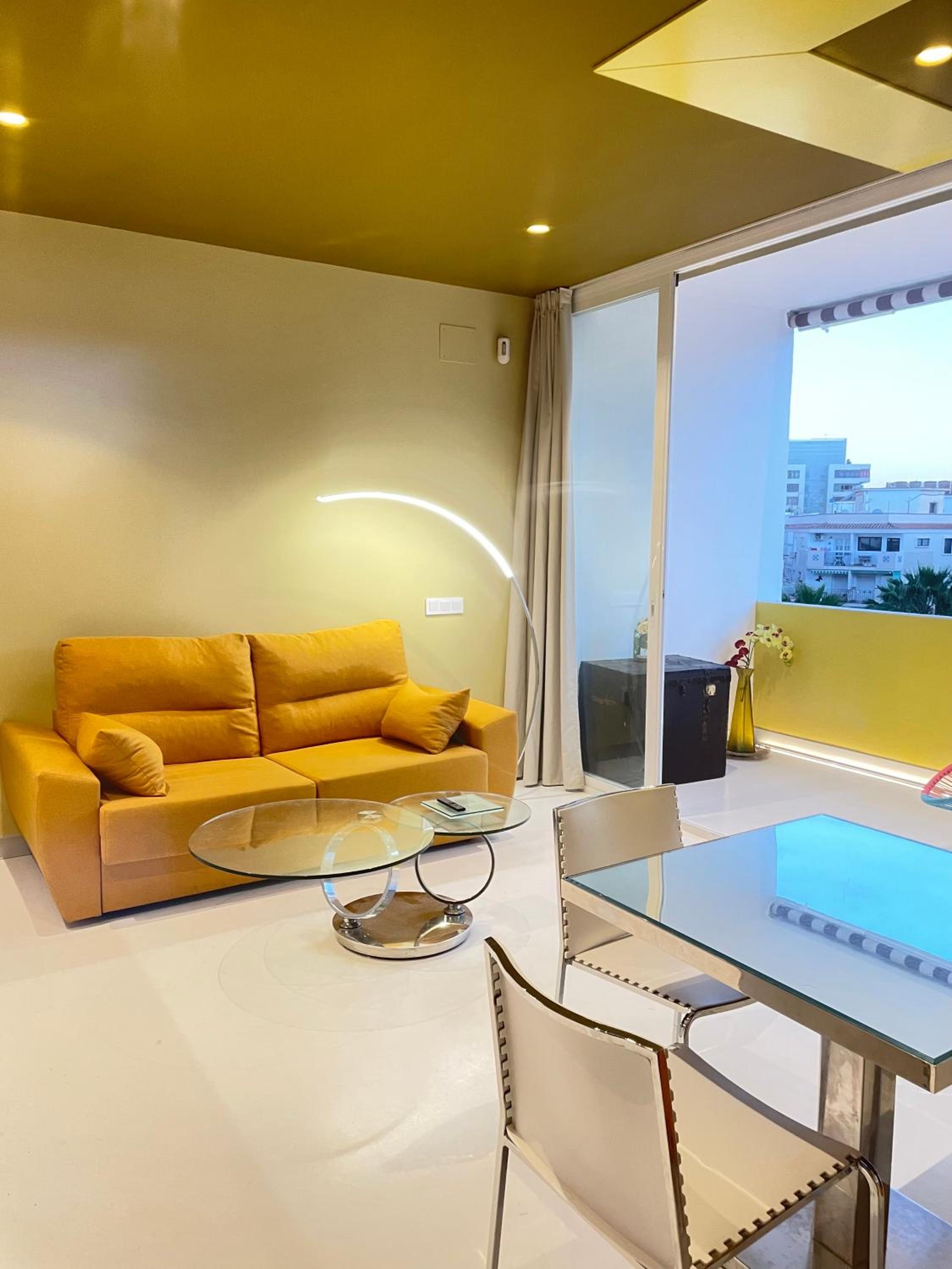 Apartment with Balcony photo 3