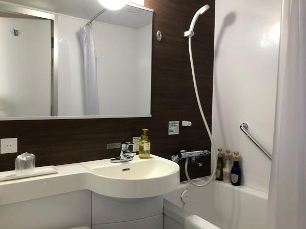 Single Room with Additional Amenities - Non-Smoking photo 2