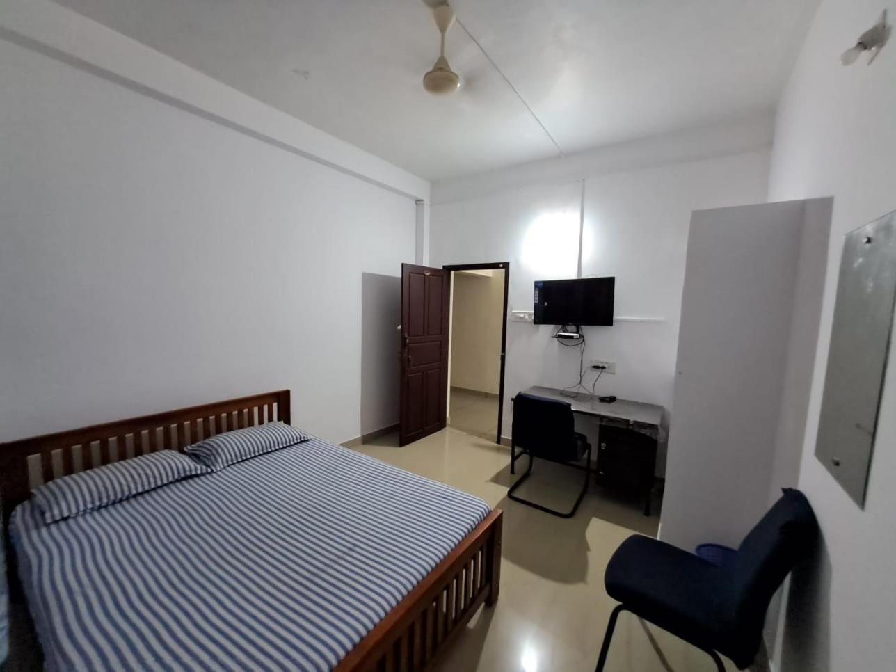 Standard Double Room photo 3