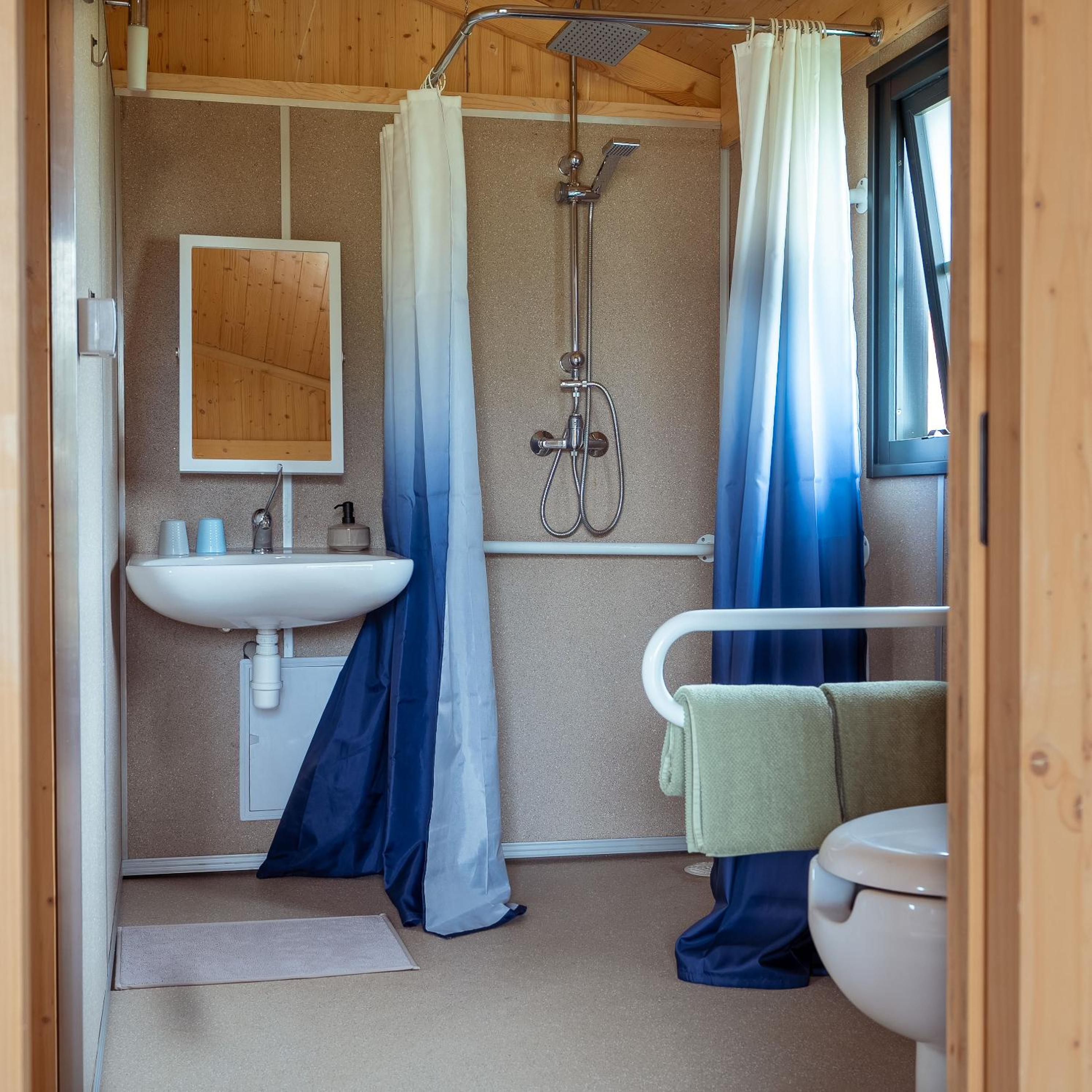 Double or Twin Room - Disability Access photo 3