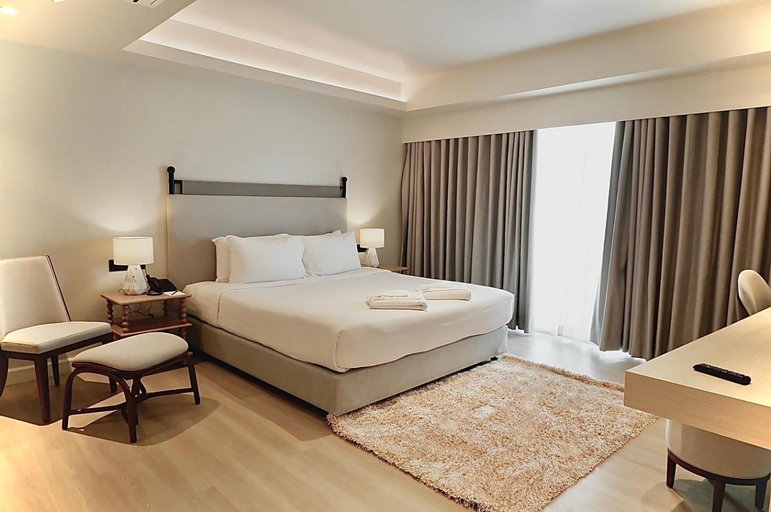 Grand Executive Suite Ocean View - Newly Renovate - Photo 5