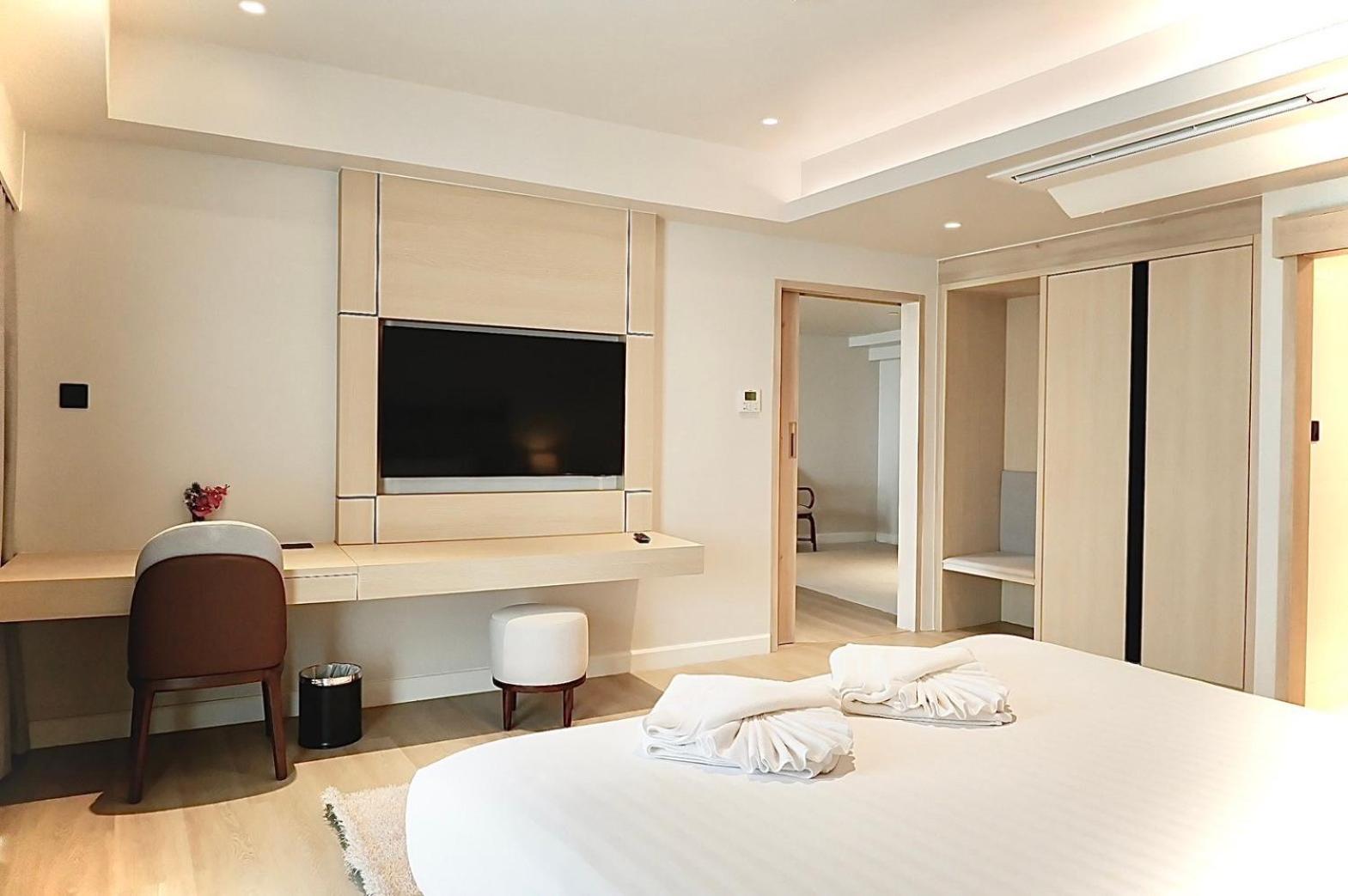 Grand Executive Suite Ocean View - Newly Renovate - Photo 4