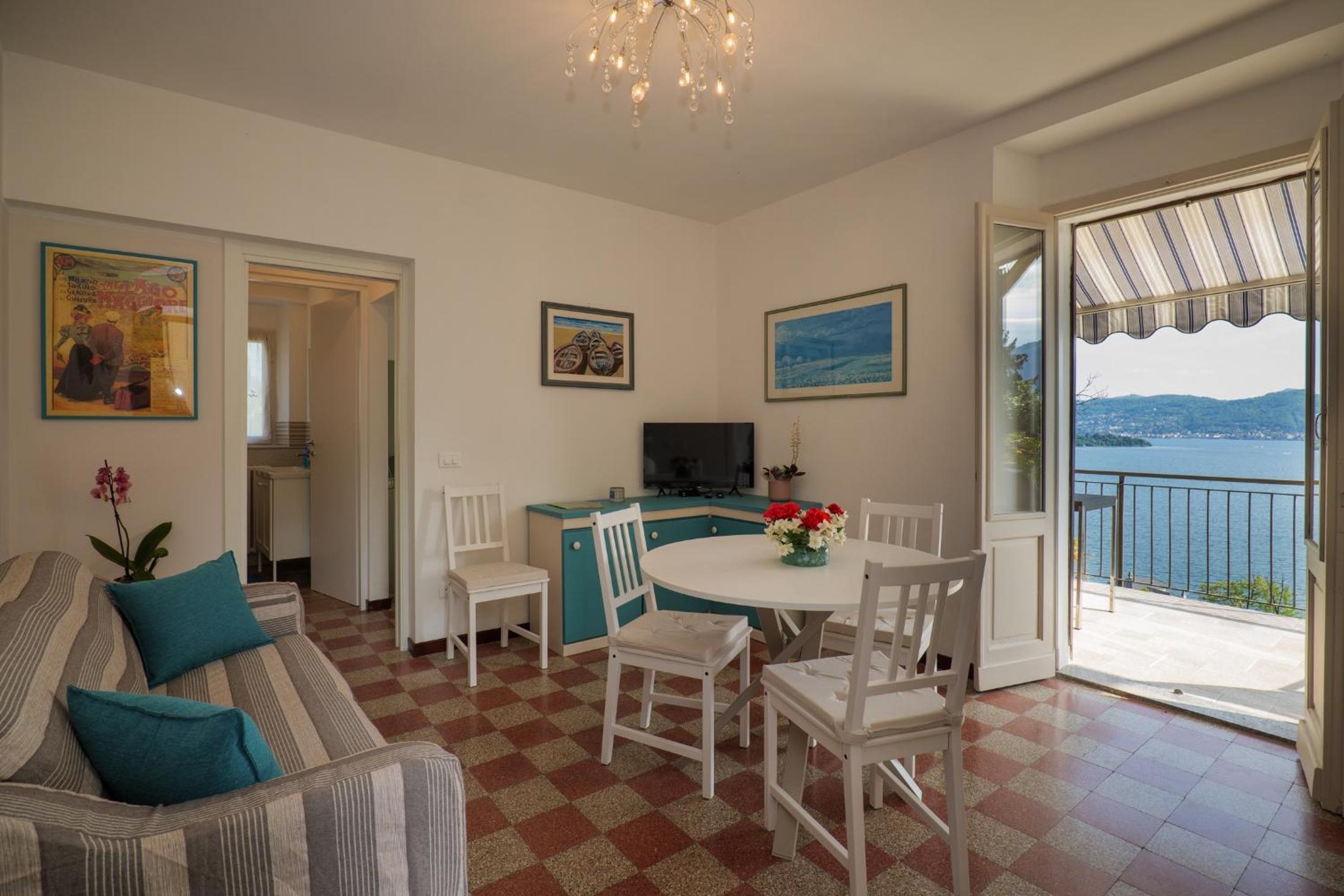 Apartment mit Balkon