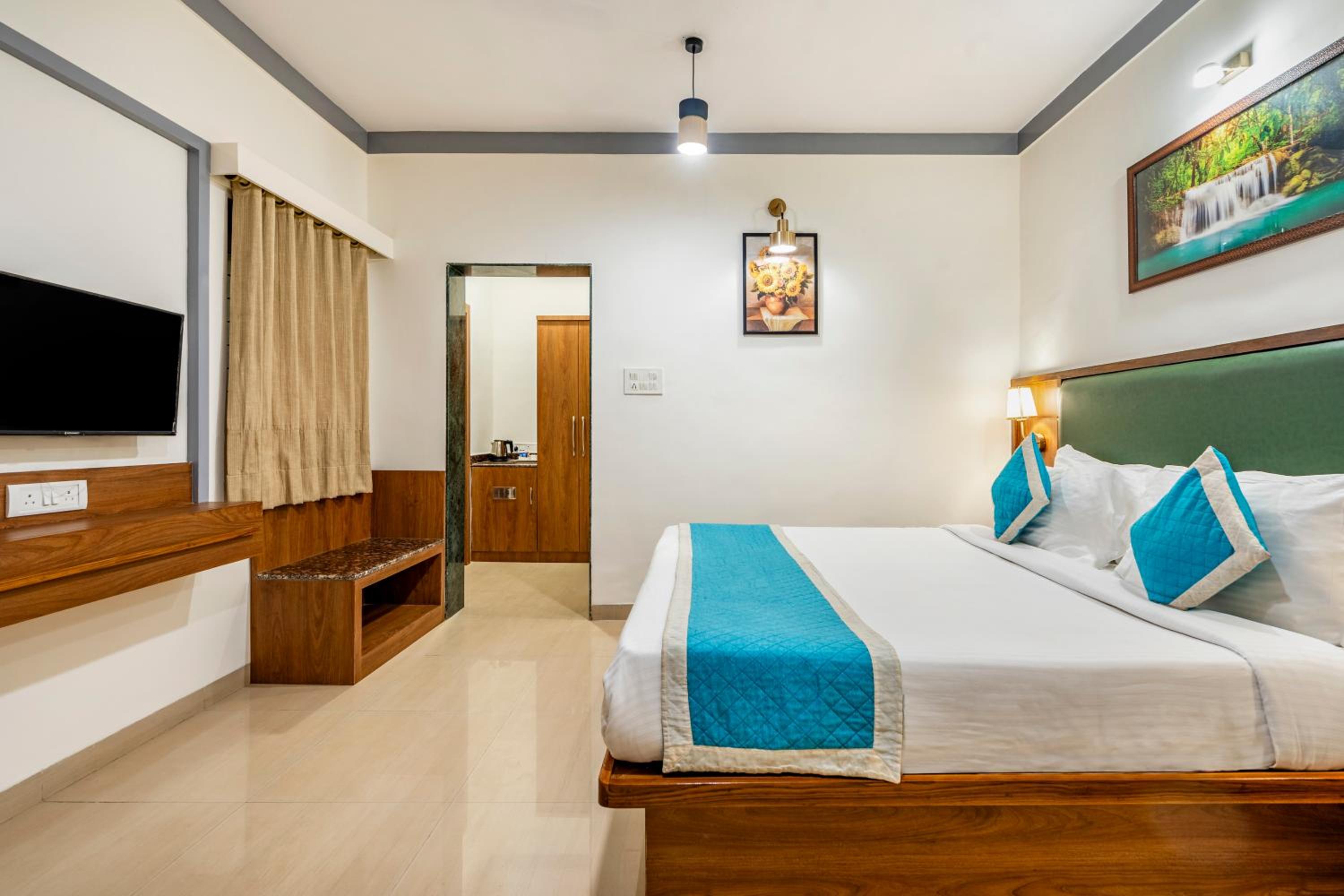 Standard King Room