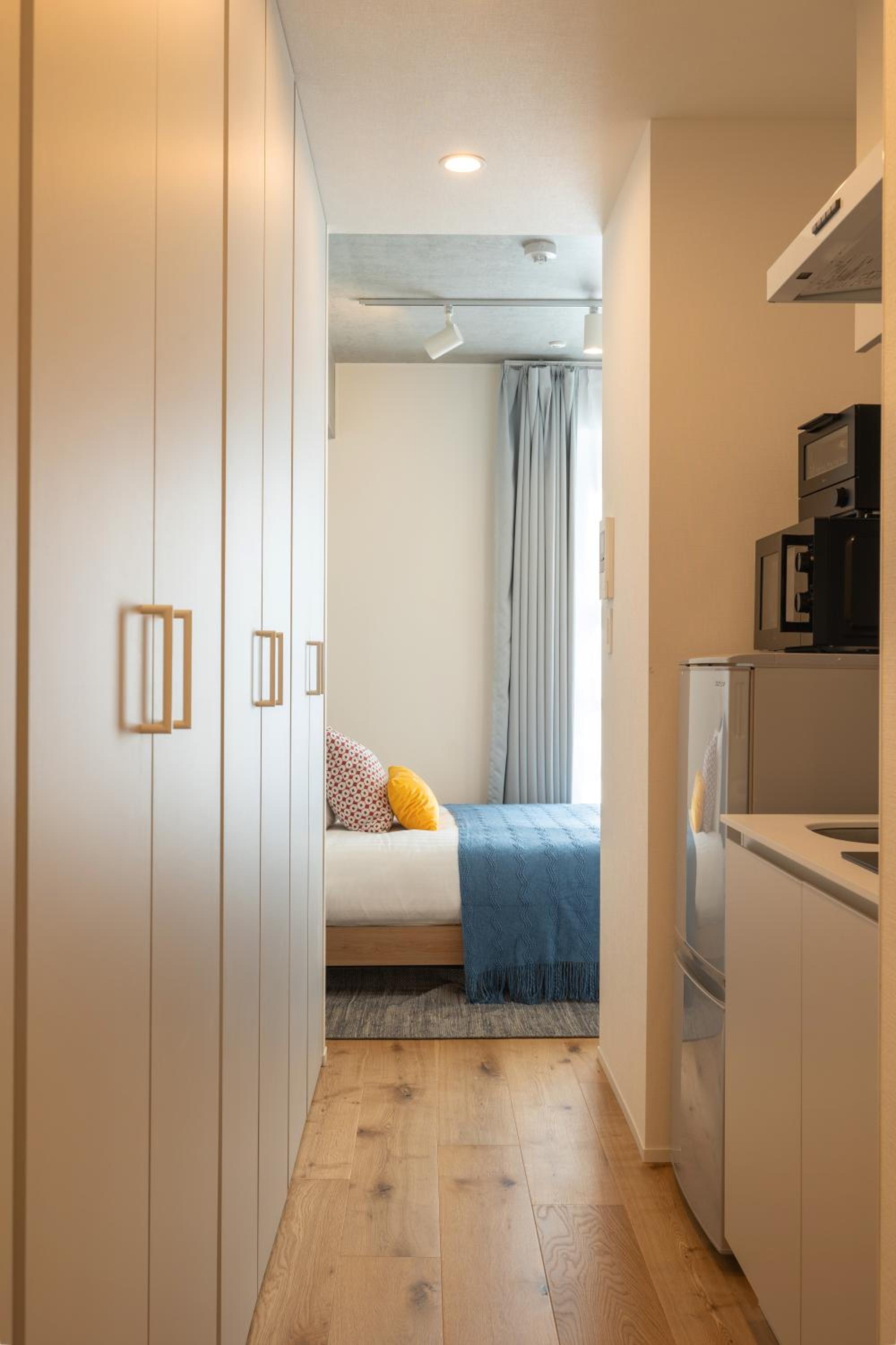 One-Bedroom Apartment photo 1